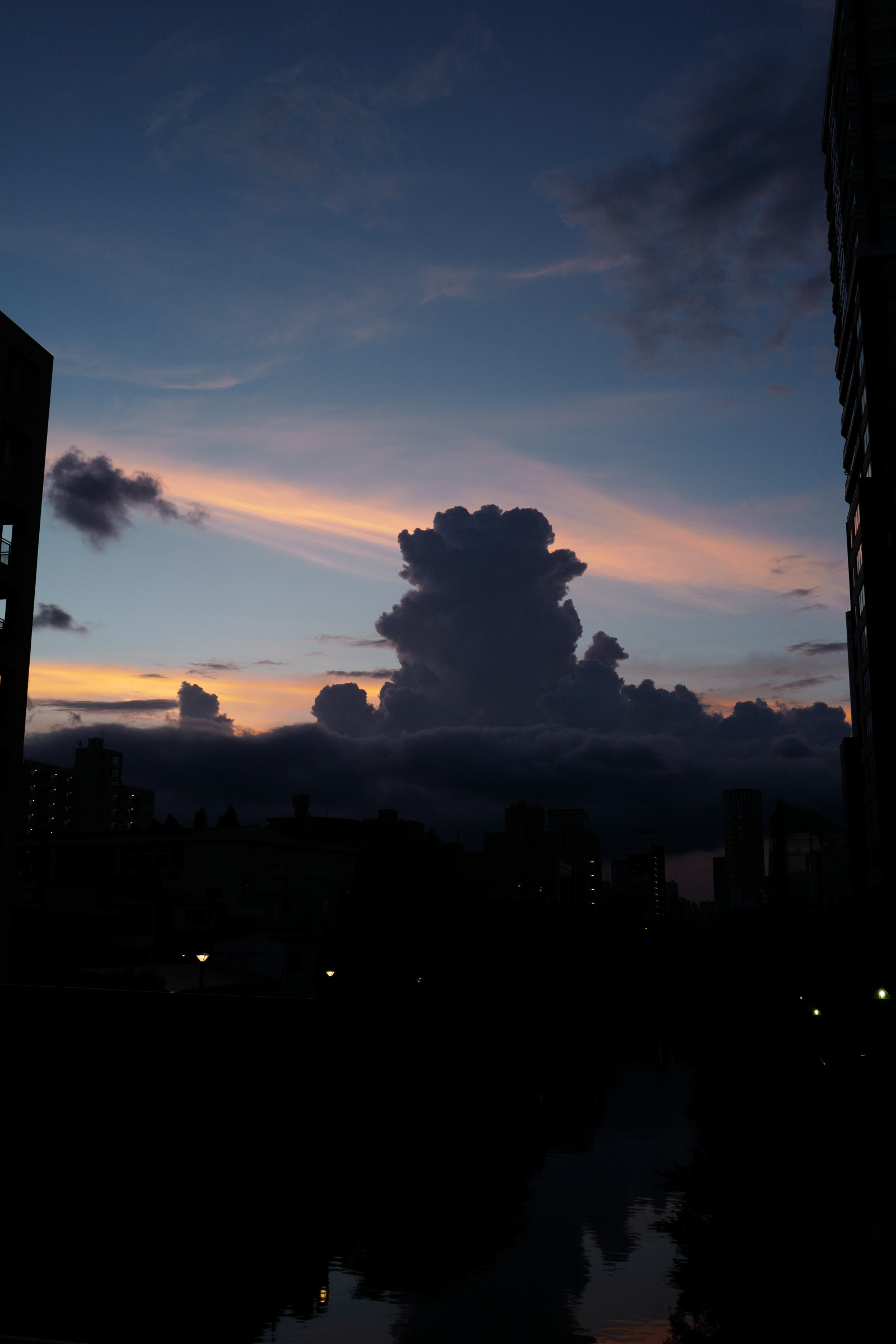 Japonsko, slunečnímu záření, západ slunce, odraz, nebe, svítání, večer, ráno, horizont, atmosféra, soumrak, Leica, Tokio, jp, mrak, zakalený, svítání, tma, summilux, leicaq, summilux1728, q, 1728, meguroriver, Meguro, megurogawa, atmosférický jev, Atmosféra Země, odlesk