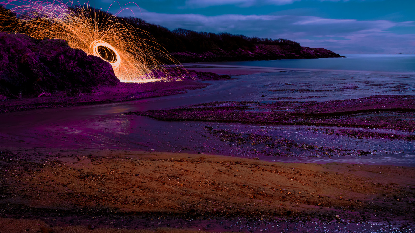 graveyardworker, oceán, vancouverisland, Victoria, willowsbeach, abstraktní, dobrodružství, UMĚNÍ, míč, před naším letopočtem, pláž, Kanada, barvy, chladný, temný, enveloped, večer, krajina, světlo, Lightart, lightjunkies, lightpaint, lightpainting, světla, longexposure, lpwalliance, noc, nightlights, venku, Pacific Northwest, paintingwithlight, odraz, skály, Shadowpeople, skořápka, jiskry, předení, Ocelová vlna, trippy, vanisle, voda