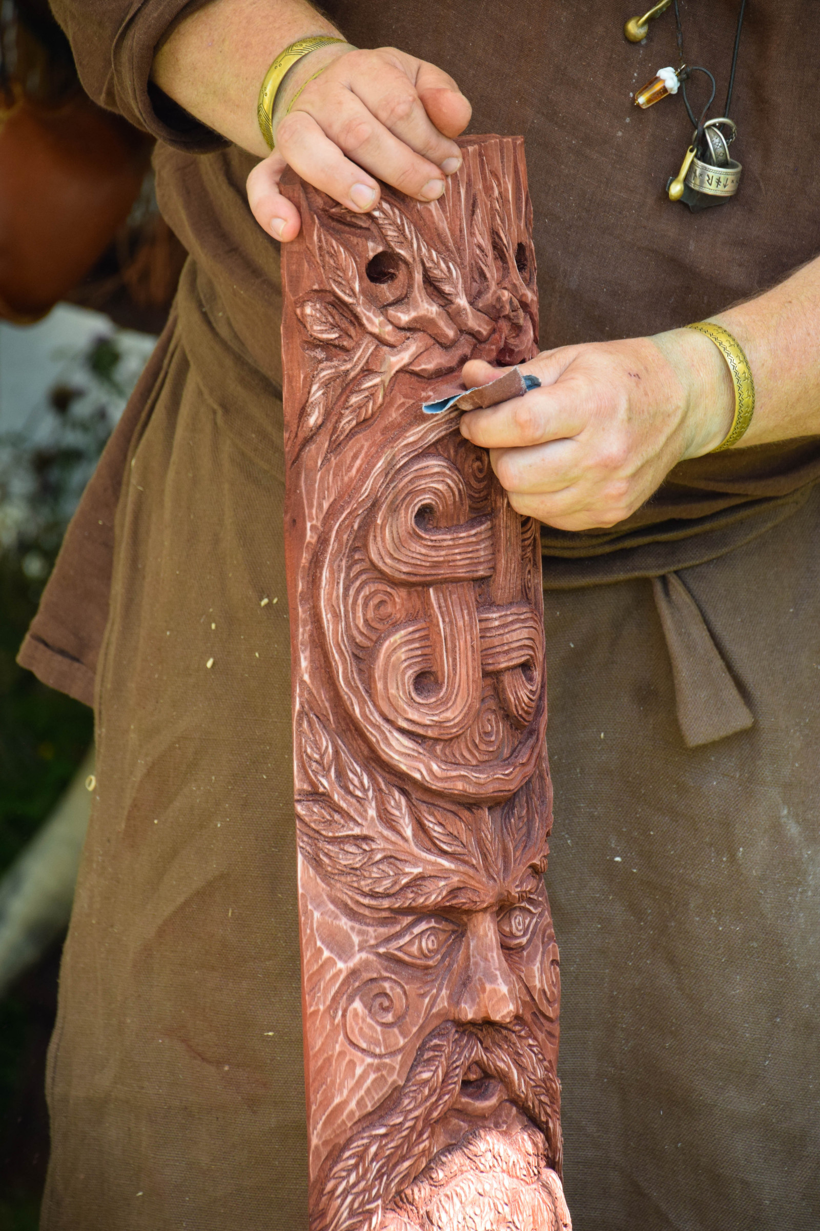 chrám, lidé, Příroda, dřevo, sochařství, socha, letní, Švédsko, památník, Sverige, UMĚNÍ, trh, venkovní, sk nel n, se, viking, řemesla, Trelleborg, hantverk, vikingage, trelleborgen, vikingamuseum, vikingamarknad, paže, řezba, dávná historie