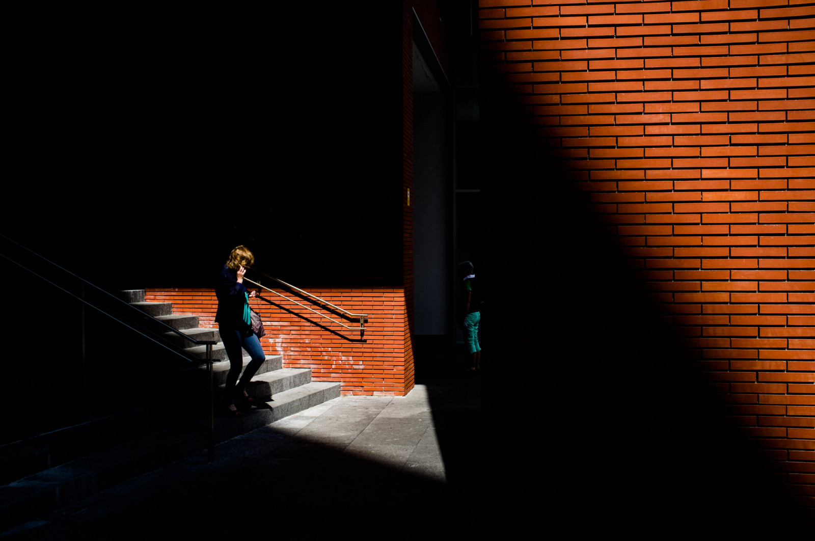 กลางคืน, เงา, 35 นาที, บิลเบา, มุม, เบา, สี, ฟูจิ, ความมืด, streetphotography, x100, เครื่องมือสตริง, jontxufernandez, basquestreetphotography, streetbilbao, musical instrument accessory