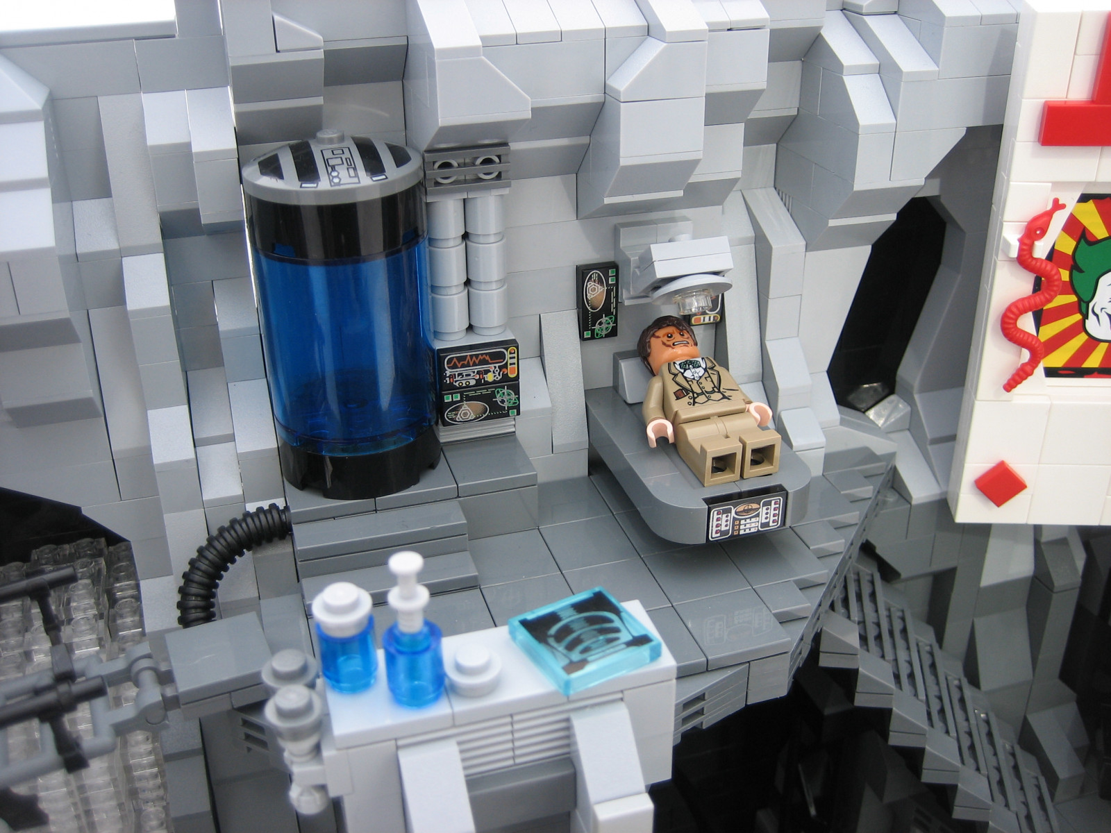 cascata, Batman, Burlone, LEGO, eroe, supereroe, tecnologia, rocce, grotta, Batmobile, Batcave, Giocattolo, costumi, ascensore, medico, pipistrello, dinosauro, civile, prodotto, Edera velenosa, laboratorio, product design