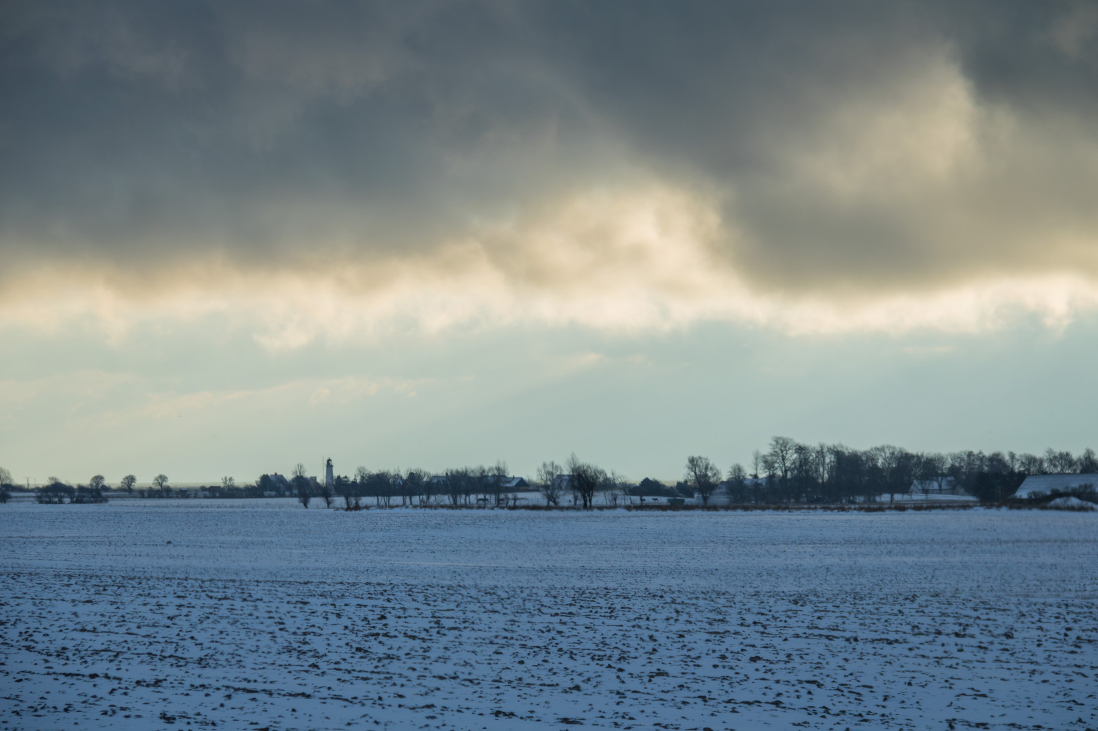lumière du soleil, paysage, le coucher du soleil, mer, Lac, eau, rive, réflexion, ciel, neige, hiver, véhicule, plage, lever du soleil, la glace, soir, Matin, côte, horizon, crépuscule, nuage, Météo, Aube, océan, vague, Sn, Vinter, campagne, Landbygd, S dersl tt, Landskap, Phénomène atmosphérique, plan d'eau, Phénomène météorologique