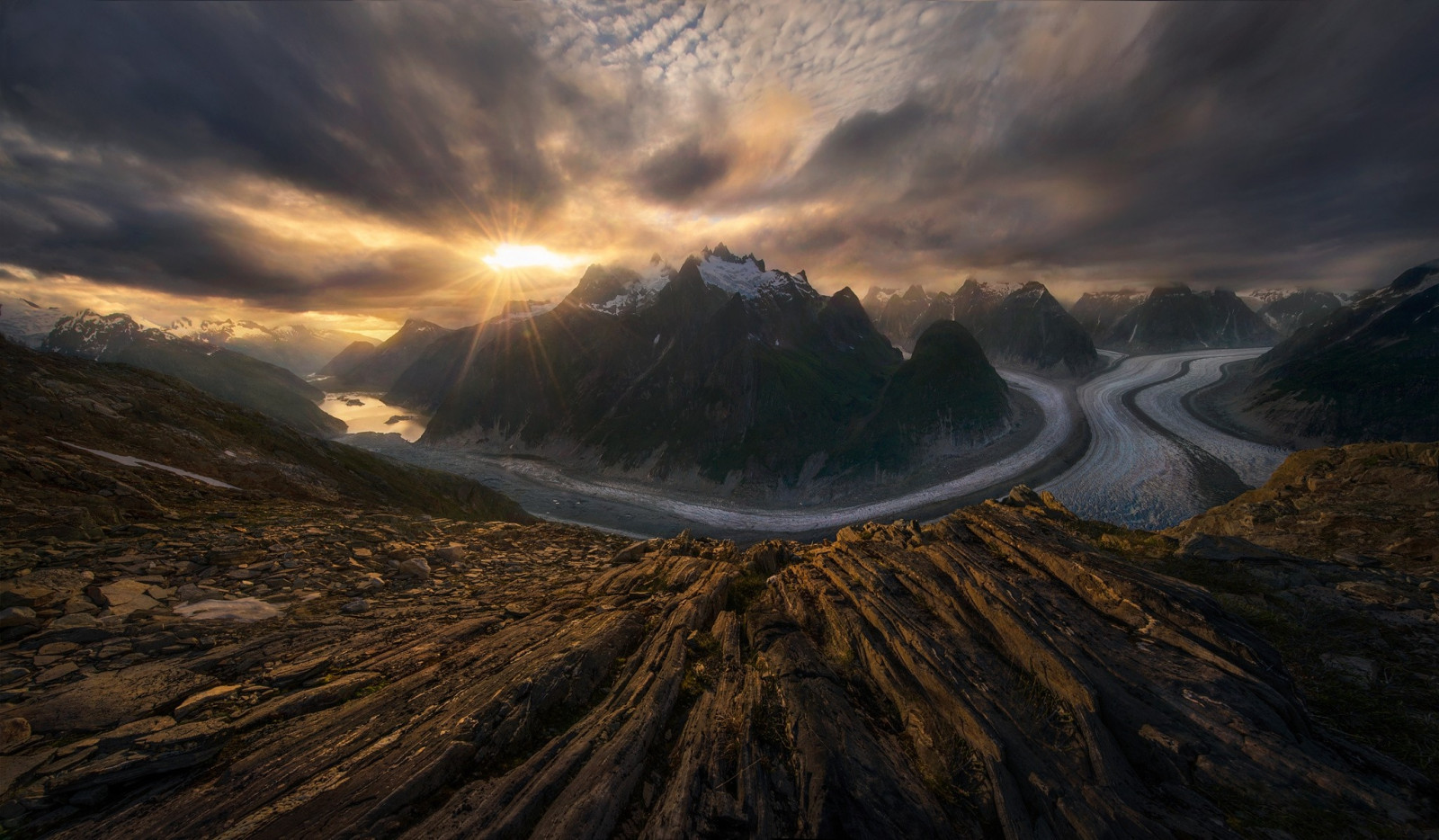 luz solar, panorama, montanhas, Pôr do sol, mar, Colina, lago, natureza, reflexão, céu, nuvens, nascer do sol, Pico nevado, Geleiras, tarde, manhã, névoa, costa, raios solares, horizonte, Fiorde, Alaska, região selvagem, crepúsculo, platô, nuvem, montanha, alvorecer, Loch, Fenômeno atmosférico, Formas de relevo montanhosas, Forma de relevo, característica geográfica, cadeia de montanhas