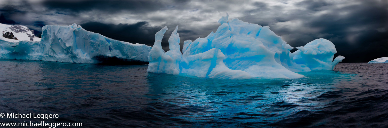 มหาสมุทร, สีน้ำเงิน, ฤดูหนาว, ทะเล, ท้องฟ้า, ประติมากรรม, เมฆ, หิมะ, พายุ, พื้นผิว, น้ำแข็ง, ธรรมชาติ, น้ำ, แนวนอน, งดงาม, แอนตาร์กติกา, ภาคใต้, พายุฝนฟ้าคะนอง, iceburg, ความหนาวเย็น