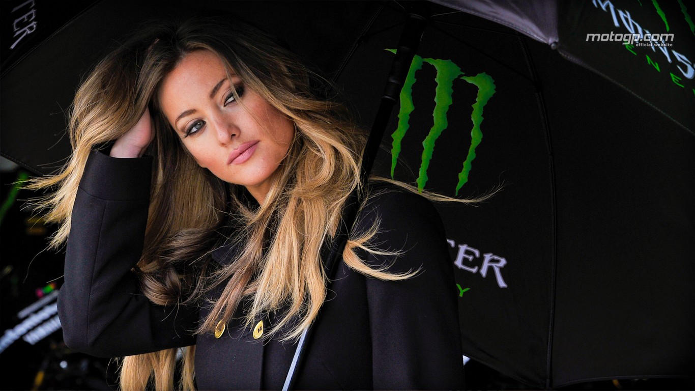 model, hudba, hudebník, móda, Osoba, moto GP, zpěv, Stefan Bradl, TVS Apache, Jorge Lorenzo, krása, noční klub, písničkář