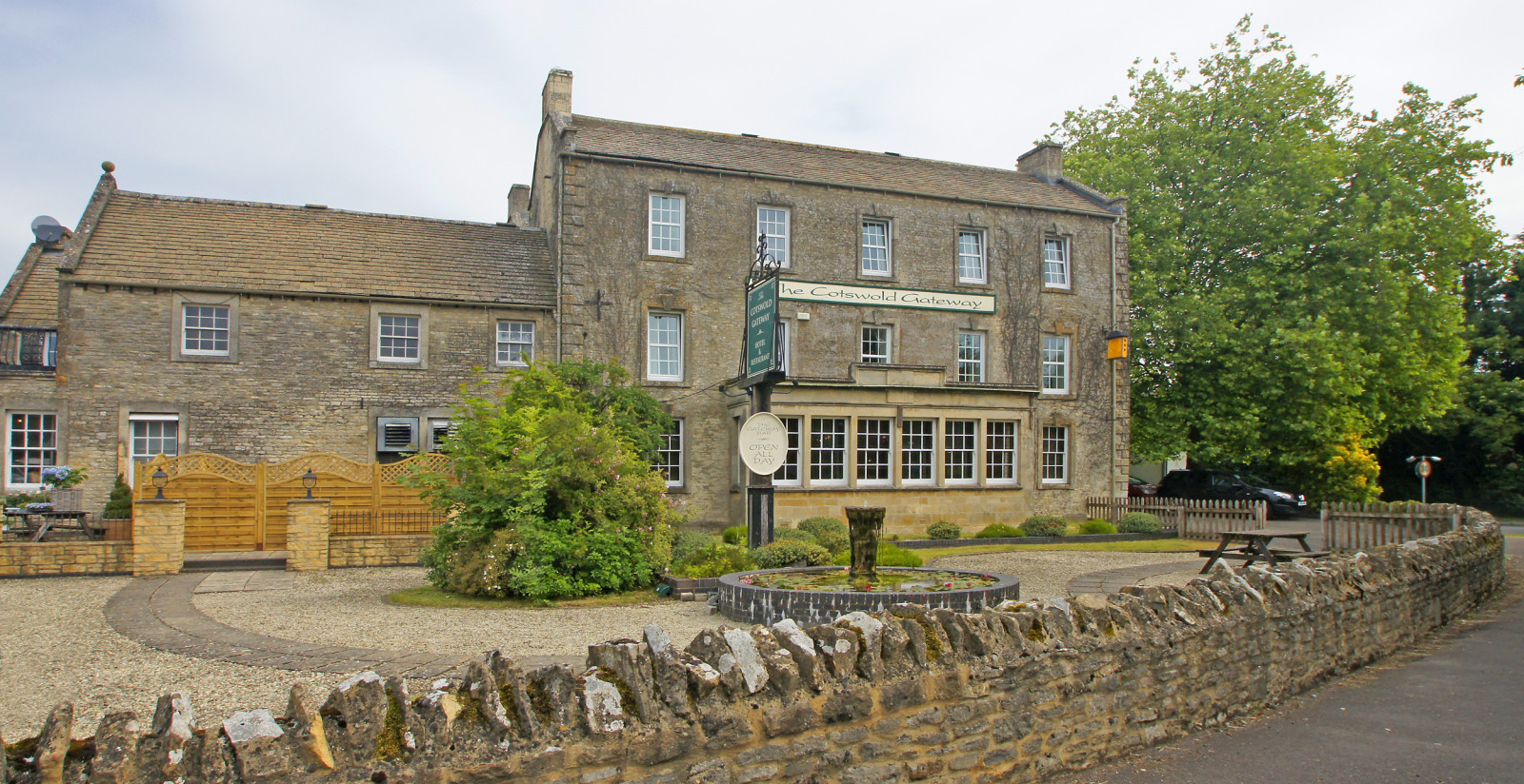 เก่า, หน้าต่าง, อาคาร, บ้าน, โรงแรม, อังกฤษ, ยุโรป, สหราชอาณาจักร, กระท่อม, อสังหาริมทรัพย์, 2014, ต้นไม้, อาคาร, อาคารเก่า, กรกฎาคม, บ้าน, คฤหาสน์, ภาษาอังกฤษ, ประเทศอังกฤษ, gb, ซุ้ม, สหภาพยุโรป, ตึกเก่า, บ้านไร่, ทรัพย์สิน, อสังหาริมทรัพย์, บ้านที่โอ่อ่า, cotswolds, ผู้ยิ่งใหญ่, 216, Cotswold, Rosiegirl, rosiegirl1, therosiegirl, คฤหาสน์, บ้านพักคนชรา, Burford, thecotswoldgatewayhotelburford, thecotswoldgateway, thehillburford, ox184hx, thecotswoldgatewayhotel, listed building