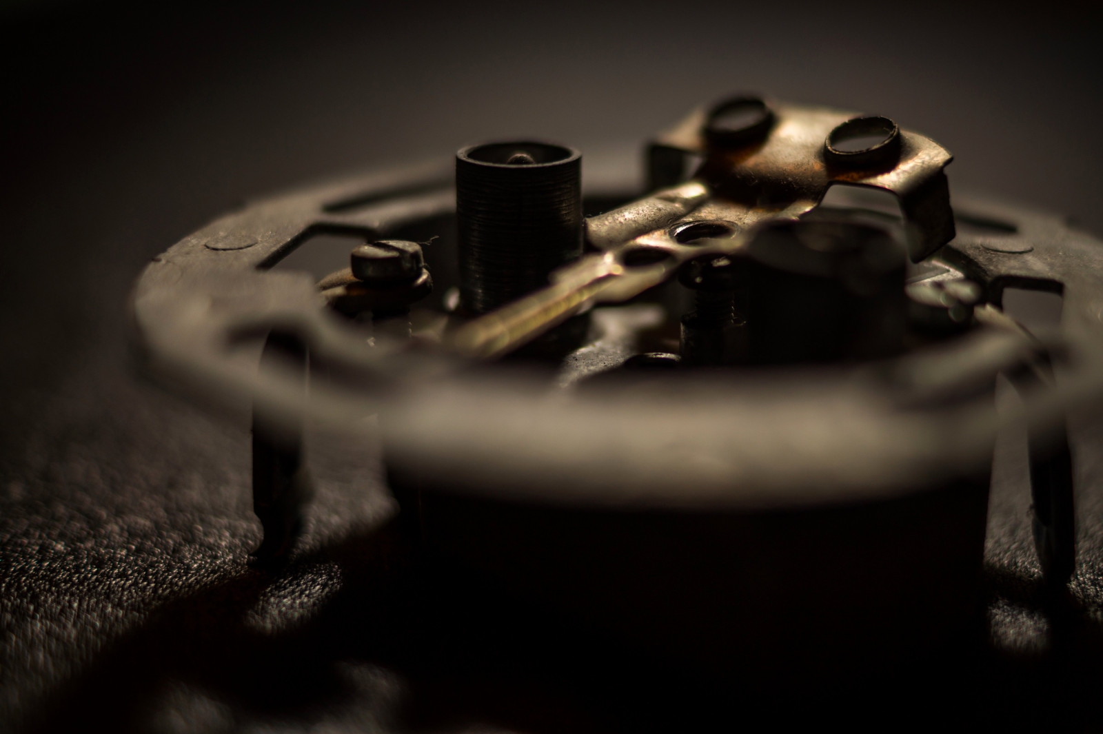 mørke, stadig liv fotografering, sort og hvid, fotografering, makrofotografering, strengeinstrument, monokrom, stilleben, metal, nat, monokrom fotografering