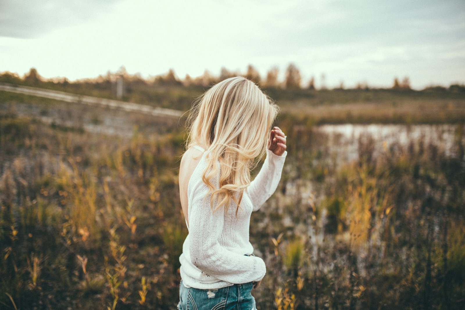 slunečnímu záření, krajina, lidé, ženy, Příroda, tráva, fotografování, ráno, emoce, jaro, romantika, podzim, sezóna, fotografie, 2048x1366 px, portrétní fotografie, interakce