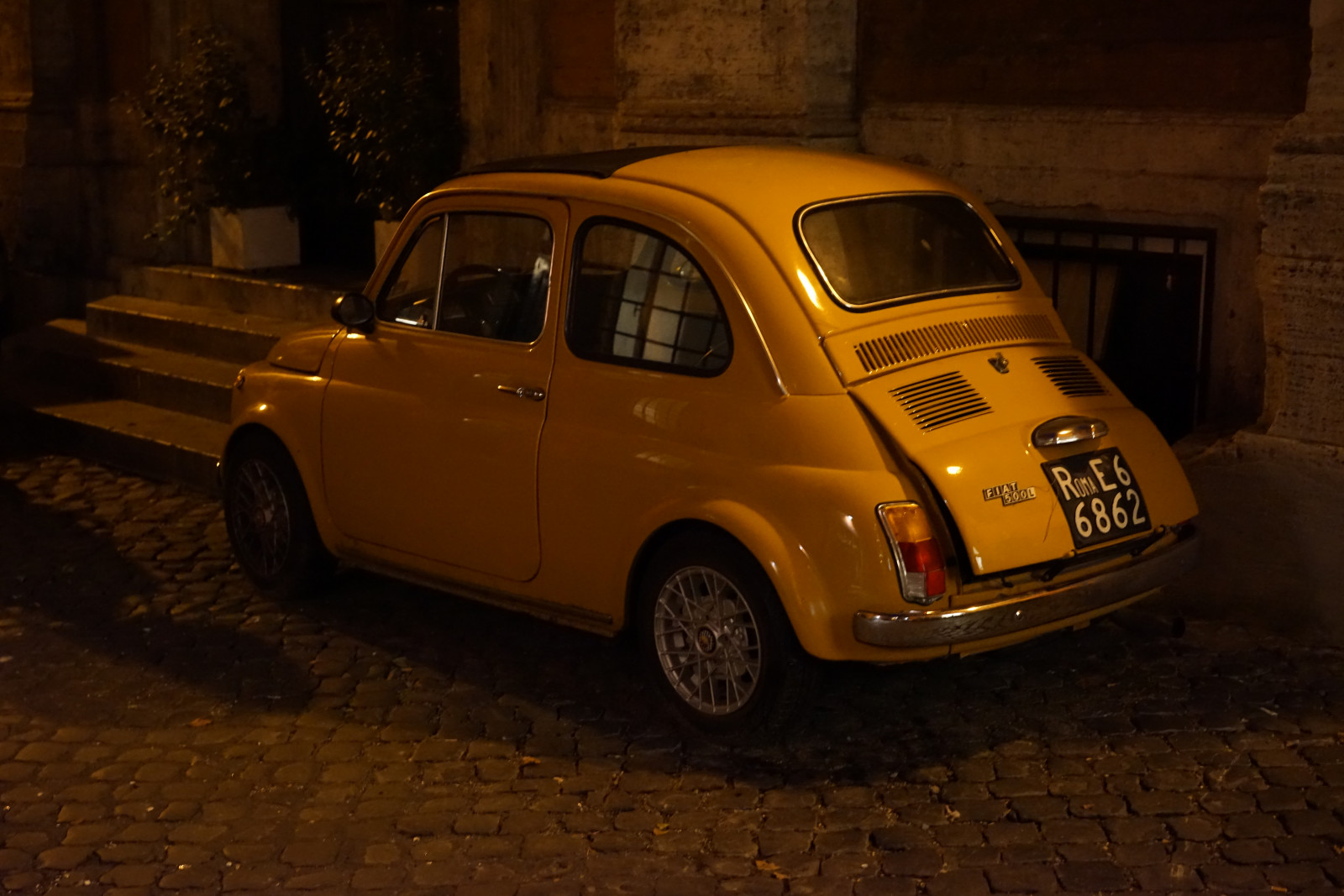 สีขาว, เก่า, หน้าต่าง, เมือง, ถนน, cityscape, อิตาลี, รถ, เมือง, สีแดง, เงา, ยานพาหนะ, การถ่ายภาพ, เมฆ, สีเหลือง, หอคอย, สะพาน, ส้ม, ขอบฟ้า, โซนี่, กรุงโรม, รถโบราณ, พฤศจิกายน, หมอกควัน, หมอก, วันหยุด, คำสั่ง 500, เบา, เมฆ, เงา, การท่องเที่ยว, เดิน, อิตาลี, ล้อ, หน้าต่าง, roma, lazio, Zeiss, carlzeiss, เมืองเก่า, streetphotography, คลาสสิก, ilce7r, จ, a7r, sonnartfe1855, top20, การออกแบบยานยนต์, รถกะทัดรัด, ยานยนต์, รถเมือง, รถ subcompact, tiber, Tevere, csc, Pontesisto, sisto, tibre, latium, sel55f18z, sonnartfe55mmf18za