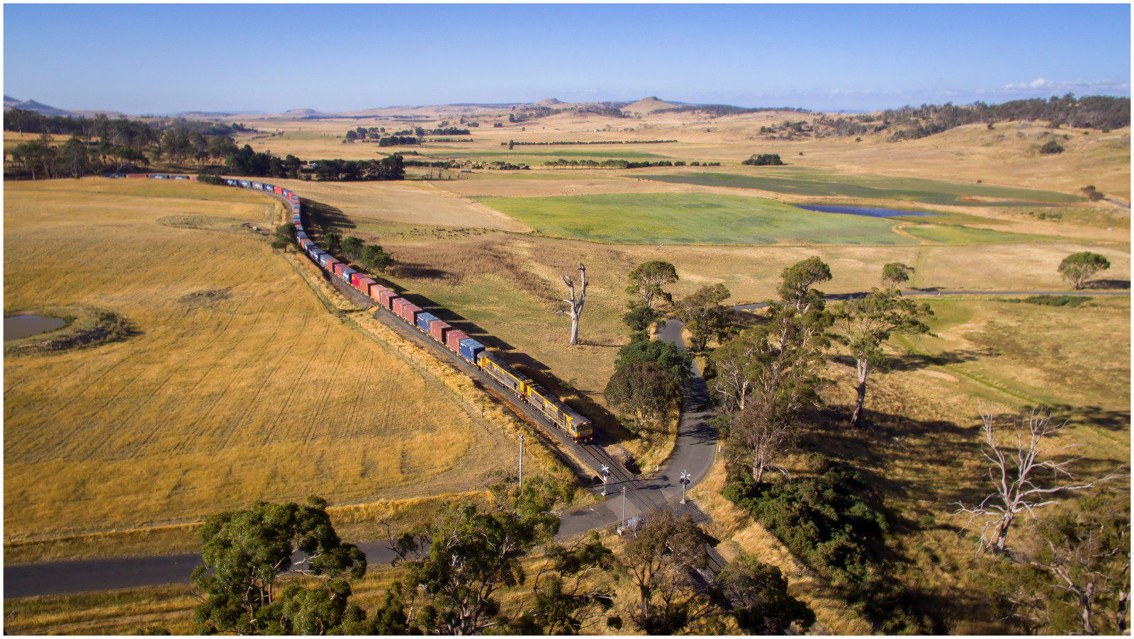 landskab, bakke, Mark, tog, jernbane, bakker, fugleperspektiv, drone, Australien, struktur, plateau, Larve, Tasmanien, Vista, TR, Nala, landskab, udsigt, antenne, almindeligt, landdistrikt, sport mødested, luftfotografering, trainsintasmania, tasmanianscenary, midlands, tasmaniancountryside, djiphantom3standard, Dji, phantom3standard, tasrail, papertrain, no32, goodstrain, trclass, diesellocomotive, og over, containertrain, tr06, jernbaneoverskæring, inglewoodroad, 132