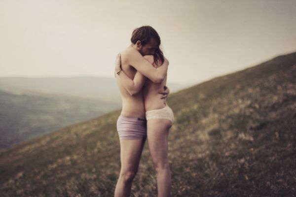 sunlight,sky,mountains,hands,photography,couple