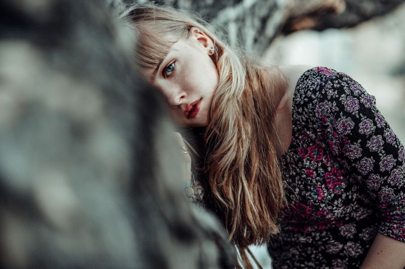 ženy, model, portrét, blondýnka, modré oči, Červené ženy, model, portrét, blondýnka, modré oči, Červené