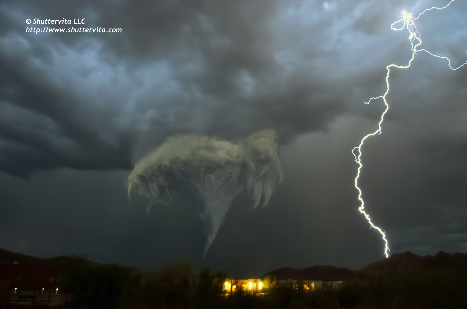 krajina, noc, nebe, Blesk, bouřka, večer, atmosféra, tornádo, Arizona, hrom, Monzun, Dědictví, mrak, strom, bouřka, tma, počítač tapeta, geologický fenomén, kupa, jev, trychtýř, laquintaessenza, shuttervita