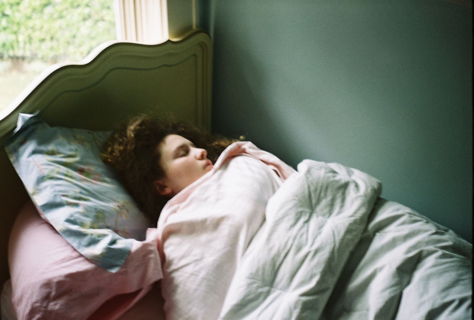 spát, dívka, nábytek