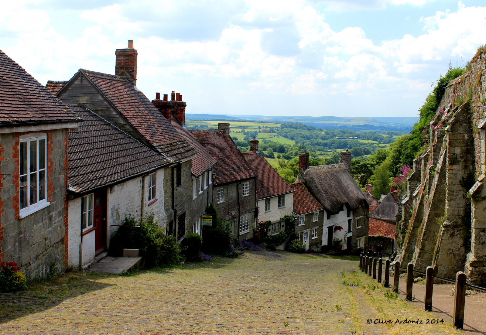Wallpaper window, grass, sky, house, Dorset, England, town, TV