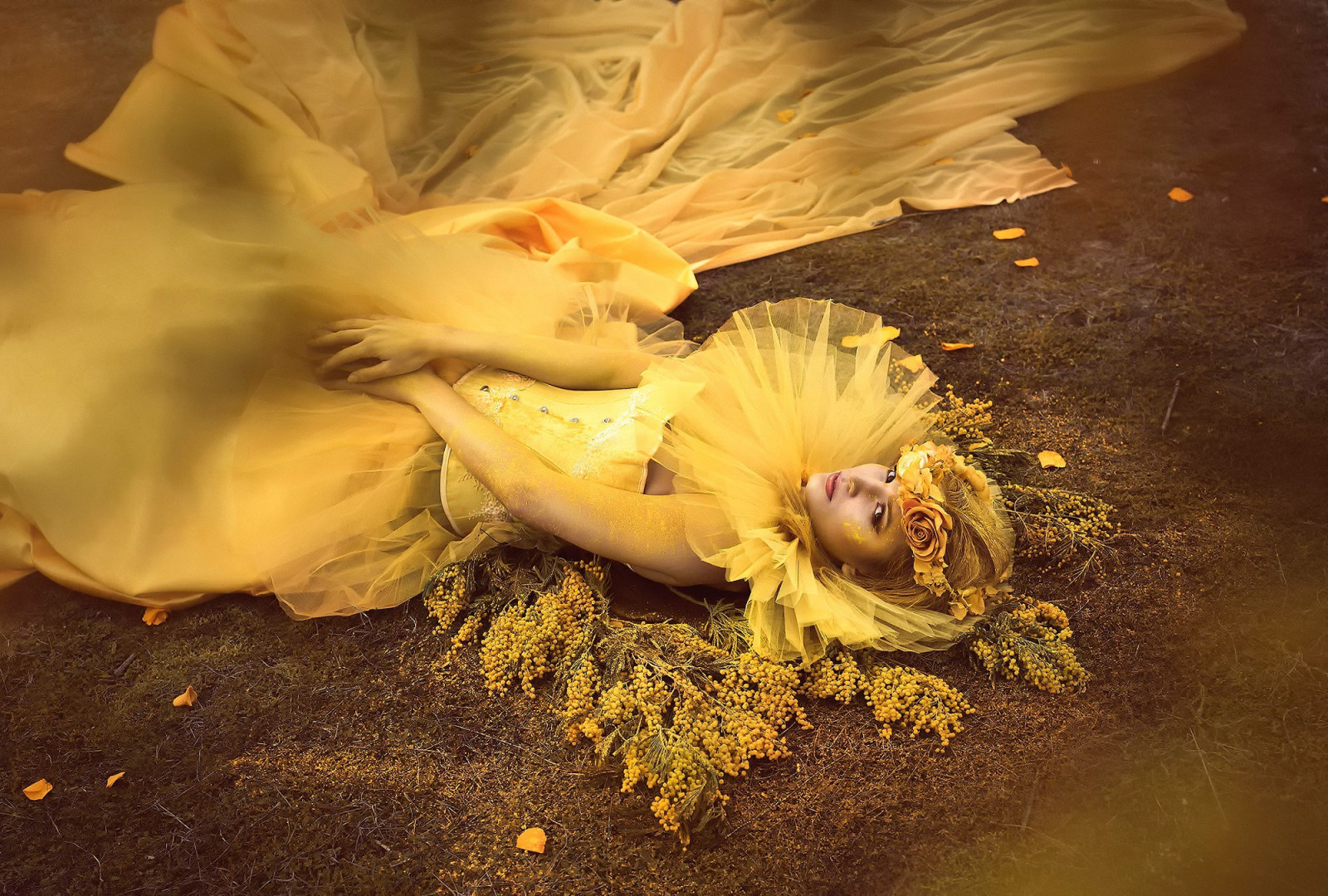 donne, Fantasy art, giallo, mitologia, autunno, fiore, ala, Fata, personaggio fittizio, fotografia macro, 2000x1350 px