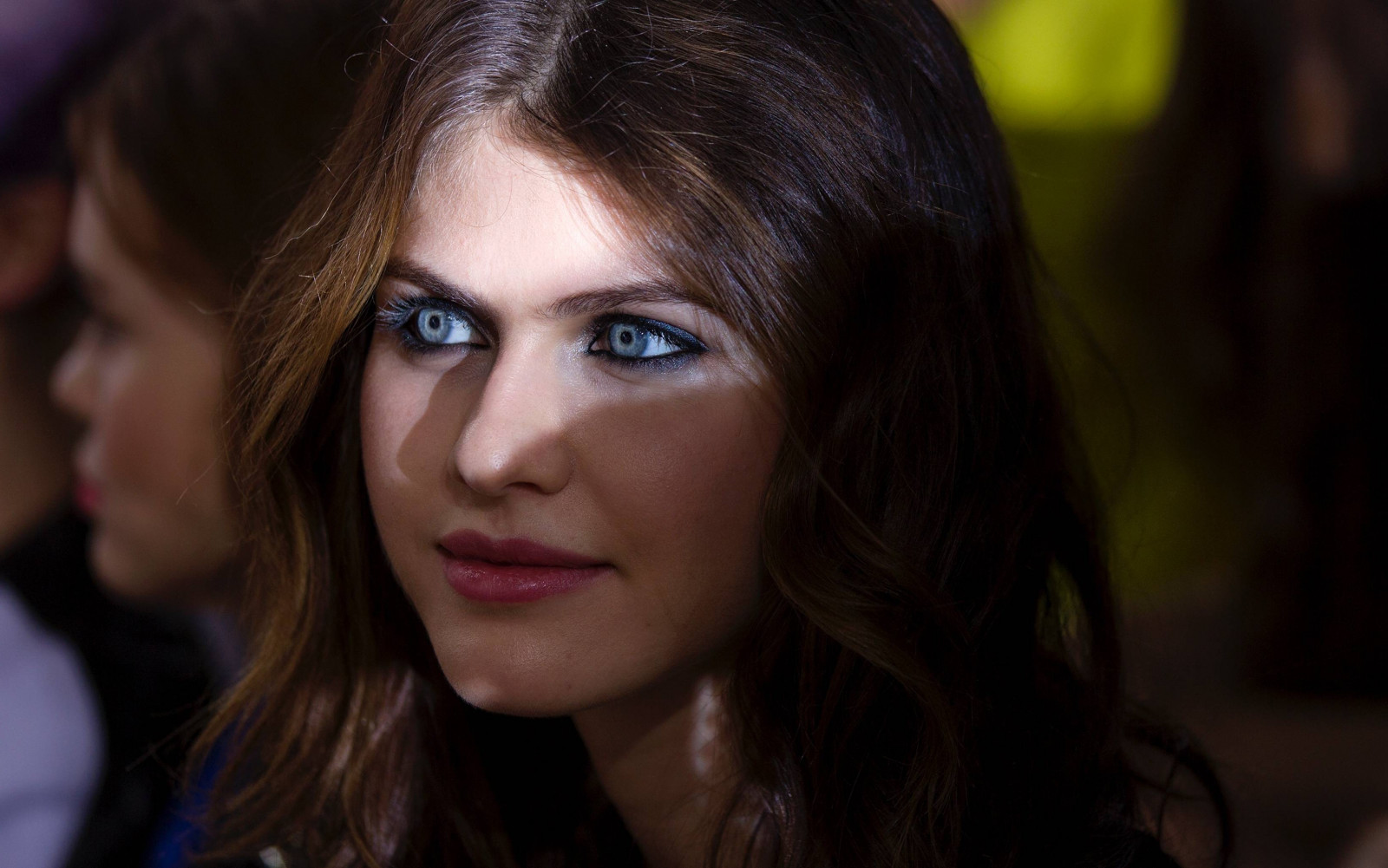 tvář, ženy, model, portrét, oči, dlouhé vlasy, modré oči, bruneta, fotografování, zpěvák, černé vlasy, móda, vlasy, nos, Osoba, Alexandra Daddario, hlava, supermodelka, dívka, krása, usměj se, oko, žena, dáma, účes, portrétní fotografie, focení, hnědé vlasy, mimika, Lidské tělo, orgán, zblízka, 3300x2066 px