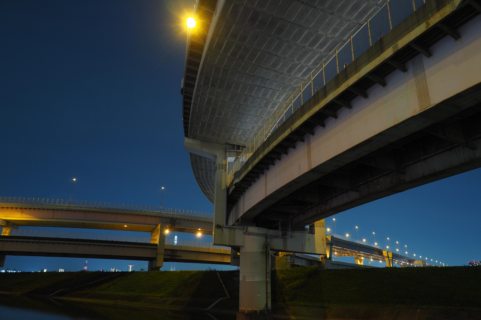 Giappone, notte, architettura, riflessione, sera, ponte, autostrada, crepuscolo, stadio, cavalcavia, trasporto, Tokyo, struttura, Olimpo, infrastruttura, Jp, leggero, giunzione, Horikiri, mzuiko, OMD, EM5, omdem5, mzuikodigital1250mmf3563, mzuiko1250, em5mark2, omdem5mark2, area urbana, impianto sportivo, trasporto pubblico, skyway