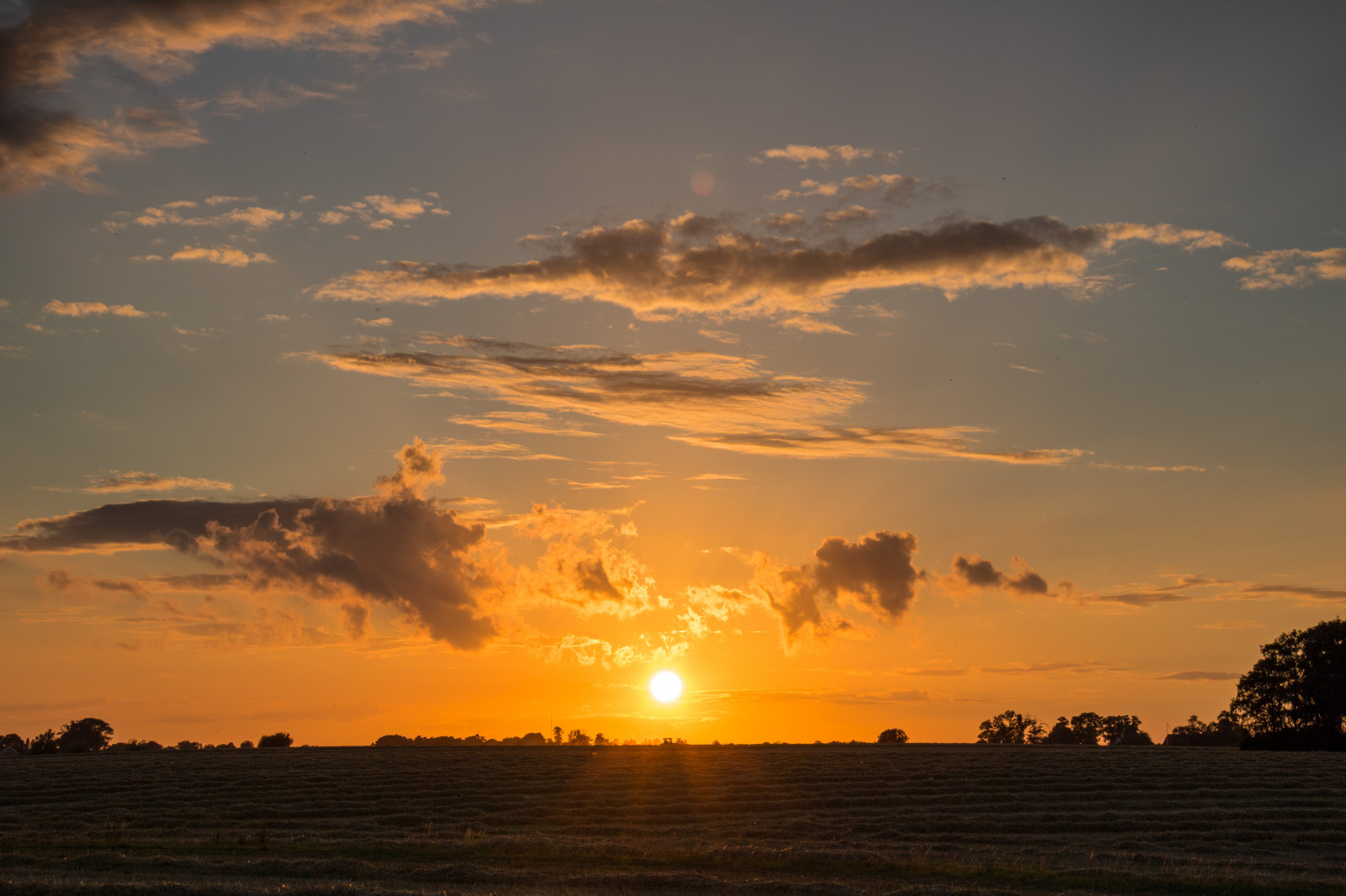 sollys, landskab, solnedgang, hav, himmel, Mark, solopgang, aften, morgen, Sol, horisont, atmosfære, skumring, Sky, daggry, goldenhour, himmel, solnedg ng, landskabet, Moln, landsbygd, s dersl tt, landskap, exif model canoneos760d, geocountry, kamera gør kanon, geocity, kameramodel canoneos760d, geostate, geolocation, exif linse efs18200mmf3556is, exif gøre kanon, exif isospeed 100, exif åbning 10, exif focallength 40mm, gyllenetimmen, efterglød, rød himlen om morgenen