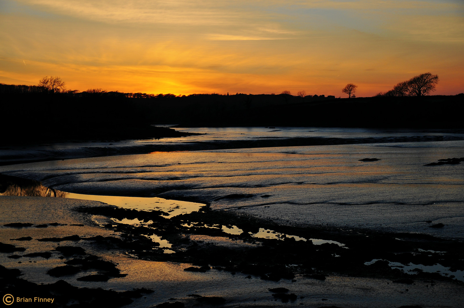 ท้องฟ้า, น้ำ, พระอาทิตย์ตก, การสะท้อน, ฝั่ง, ขอบฟ้า, ทะเลสาบ, พลบค่ำ, พระอาทิตย์ขึ้น, ตอนเย็น, รุ่งอรุณ, เช้า, แม่น้ำ, บรรยากาศ, พื้นที่ชุ่มน้ำ, เงียบสงบ, สายัณห์, แสงแดด, ทะเล, อ่างเก็บน้ำ, ชายฝั่ง, ทางเข้า, เมฆ, ทะเลสาบ, มหาสมุทร, โคลน, แนวนอน, น้ำขึ้นน้ำลง, ธนาคาร, คลื่น, ปากน้ำ
