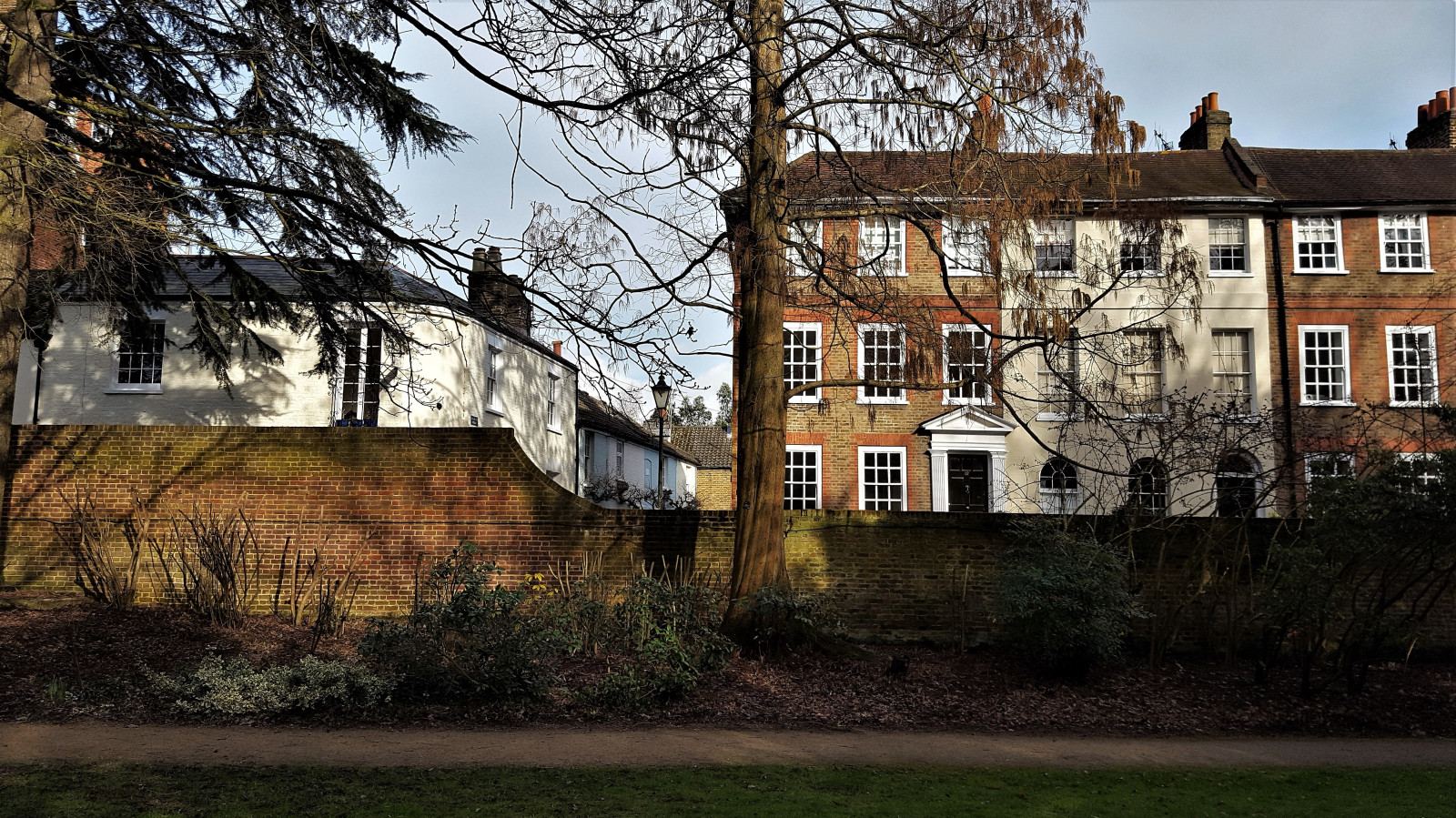 stromy, Londýn, okno, zahrada, město, apartmány, architektura, budova, nebe, stěna, cihly, Dům, město, Spojené království, viktoriánský, chalupa, majetek, strom, rostlina, domů, panské sídlo, předměstí, fasáda, byty, sousedství, obytný prostor, vlastnictví, nemovitost, HWW, gruzínský, Velký Londýn, zámek, chudobinec, Windowswednesday, Newwallwednesday, Twickenham, Yorkhouse, Floodlane