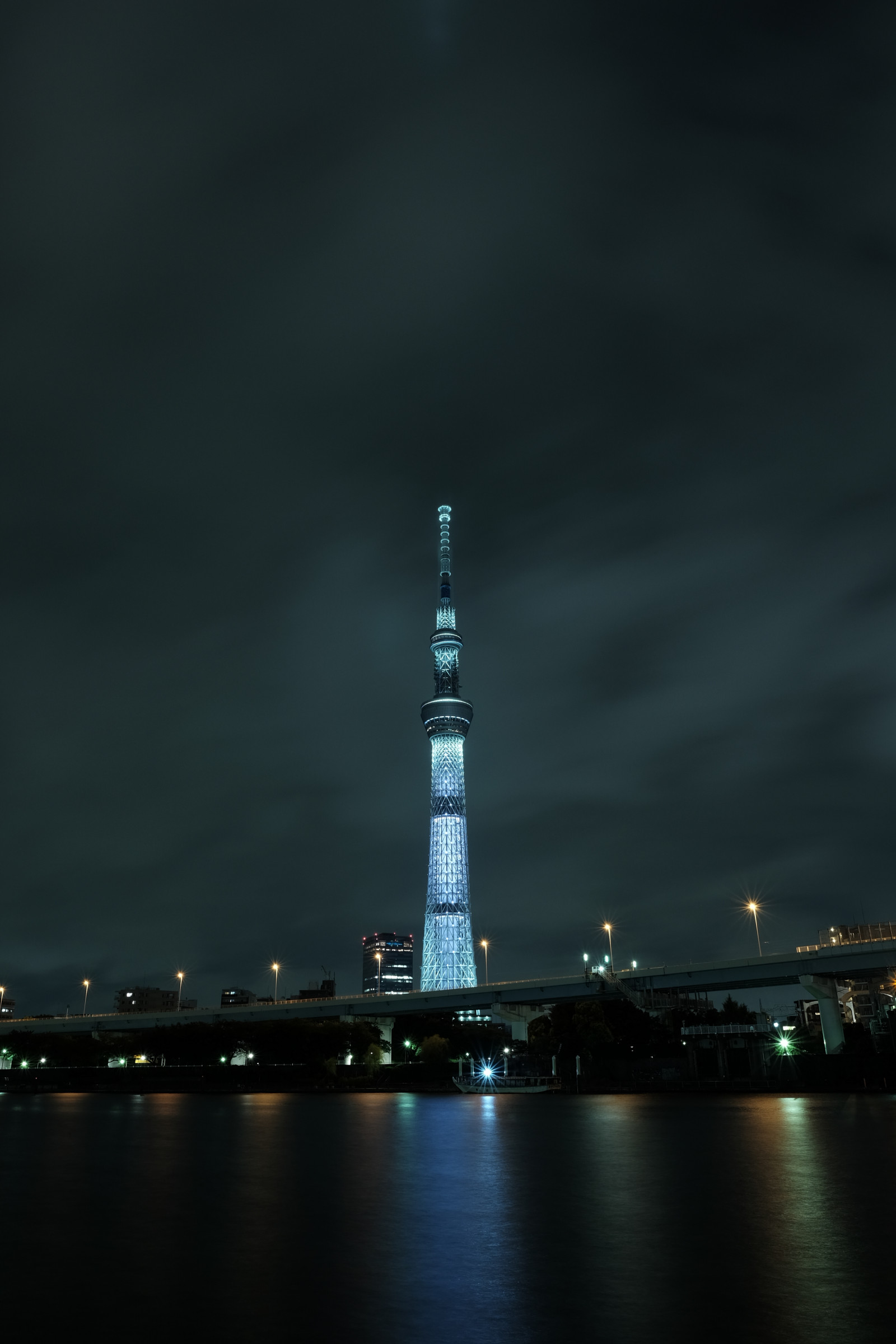 city, cityscape, night, architecture, reflection, skyline, skyscraper, evening, tower, horizon, dusk, Tokyo, fujifilm, Jp, light, cloud, cloudy, illuminated, illumination, fuji, darkness, fujinon, landmark, x, sumidariver, sumidagawa, xt1, xf16mmf14rwr, xf16mm, primarythreecolors, atmosphere of earth