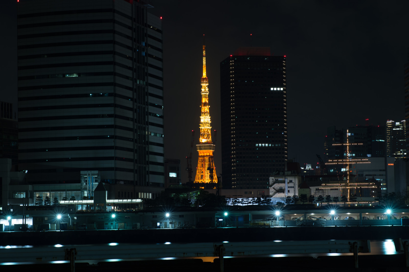 Japan, city, cityscape, night, architecture, reflection, skyline, skyscraper, evening, tower, horizon, Nikon, dusk, metropolis, Tokyo, Jp, light, downtown, nikkor, illuminated, illumination, darkness, landmark, tokyotower, afs105mmf14eed, afsnikkor105mmf14eed, df, urban area, metropolitan area, human settlement, tower block