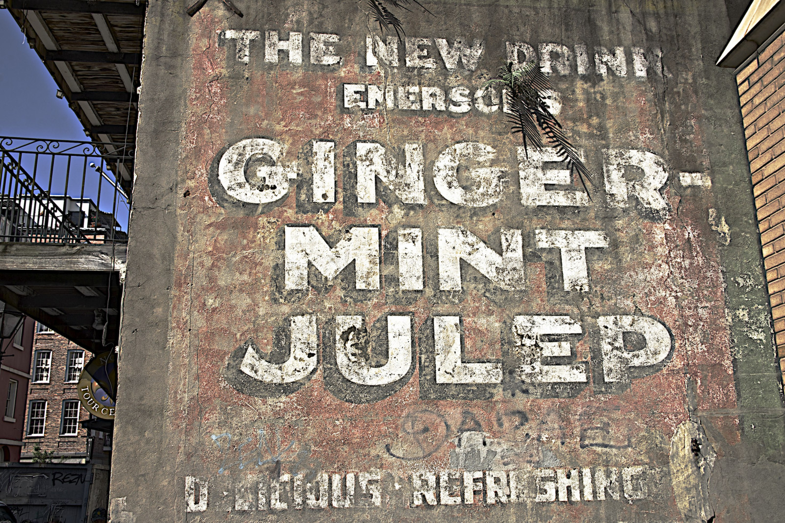 Gingermintjulep, oldsign, podepsat, frenchquarter, New Orleans, Louisiana, ulice, streetphotography, Gingermint, Julep, složení, celá obrazovka, dSLR, Nikon, D600, nikkor28300mm, scottjohnson, Weatheredsign, textura, naturallight, availablelight, Nola, Lousiana, existinglight, abstractreality, creativephotography, architecturaldetail, thoughtfulcomposition, fineartphotography, Drsný, viewfullscreen, artphotography, artisticphotography, photographicart, beautifullight, photographiccreativity, artfulcpmpsition, skládání, makingfinephotos