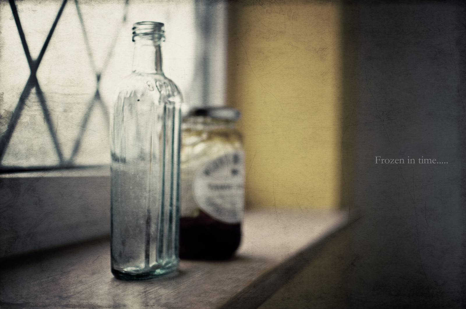 glas, Nikon, væske, alkohol, Rå, 35MM, Scrubs, NIKKOR, flaske, destilleret drik, likør, glas flaske, stilleben, drinkware, stadig liv fotografering, krukke, marmelade, texturebykimklassen, wilkinsoftiptree, transparency and translucency