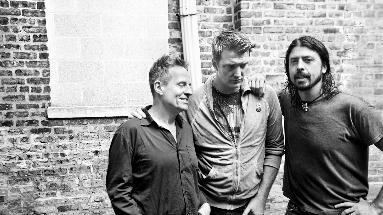 Wallpaper Men People Wall Singer Musician Person Dave Grohl Rock Stars Queens Of The Stone Age John Paul Jones Photograph Black And White Monochrome Photography Portrait Photography 1600x900 Consistenthypocrite