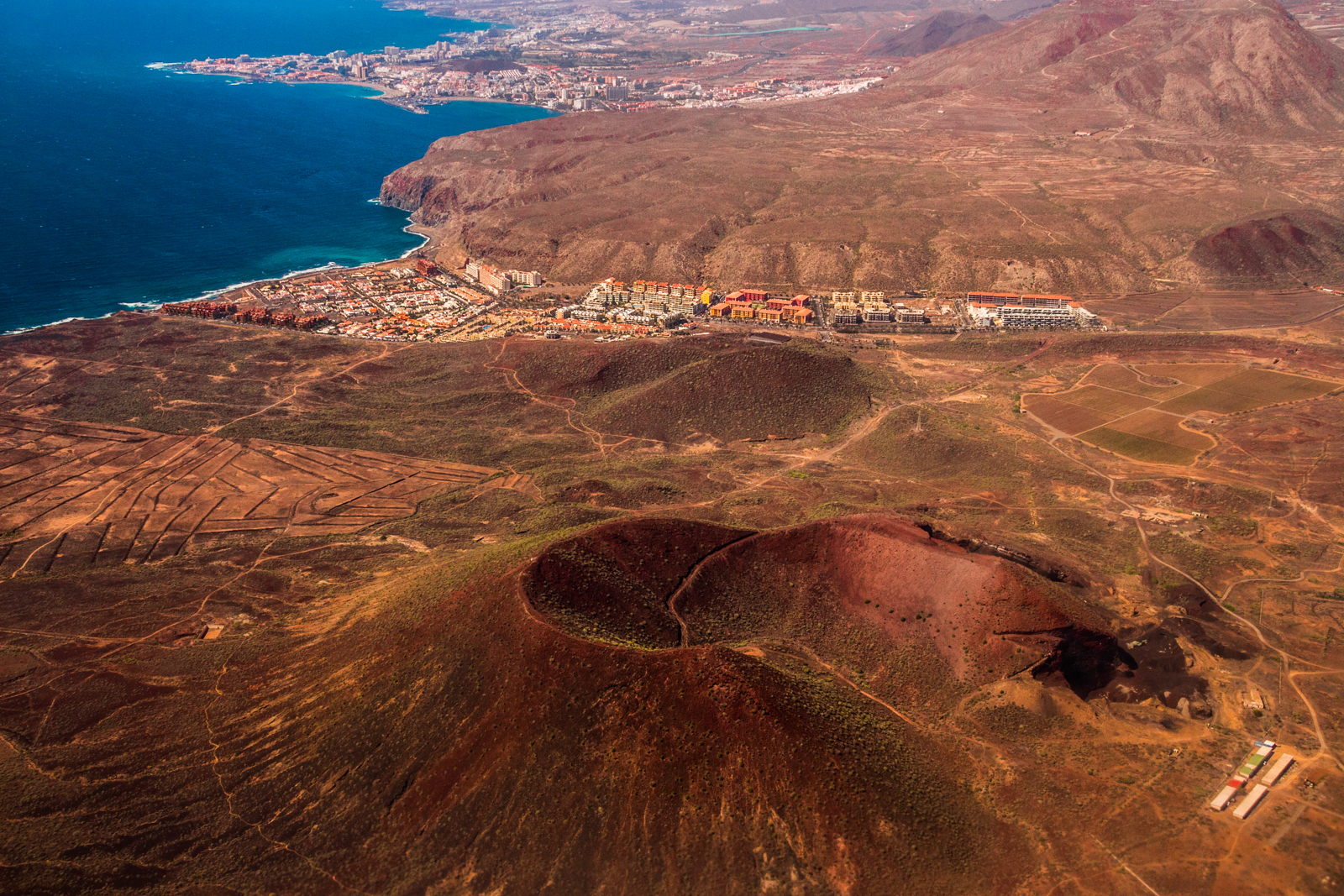 Wallpaper ocean, city, sea, brown, volcano, meer, aerial, soil, stadt