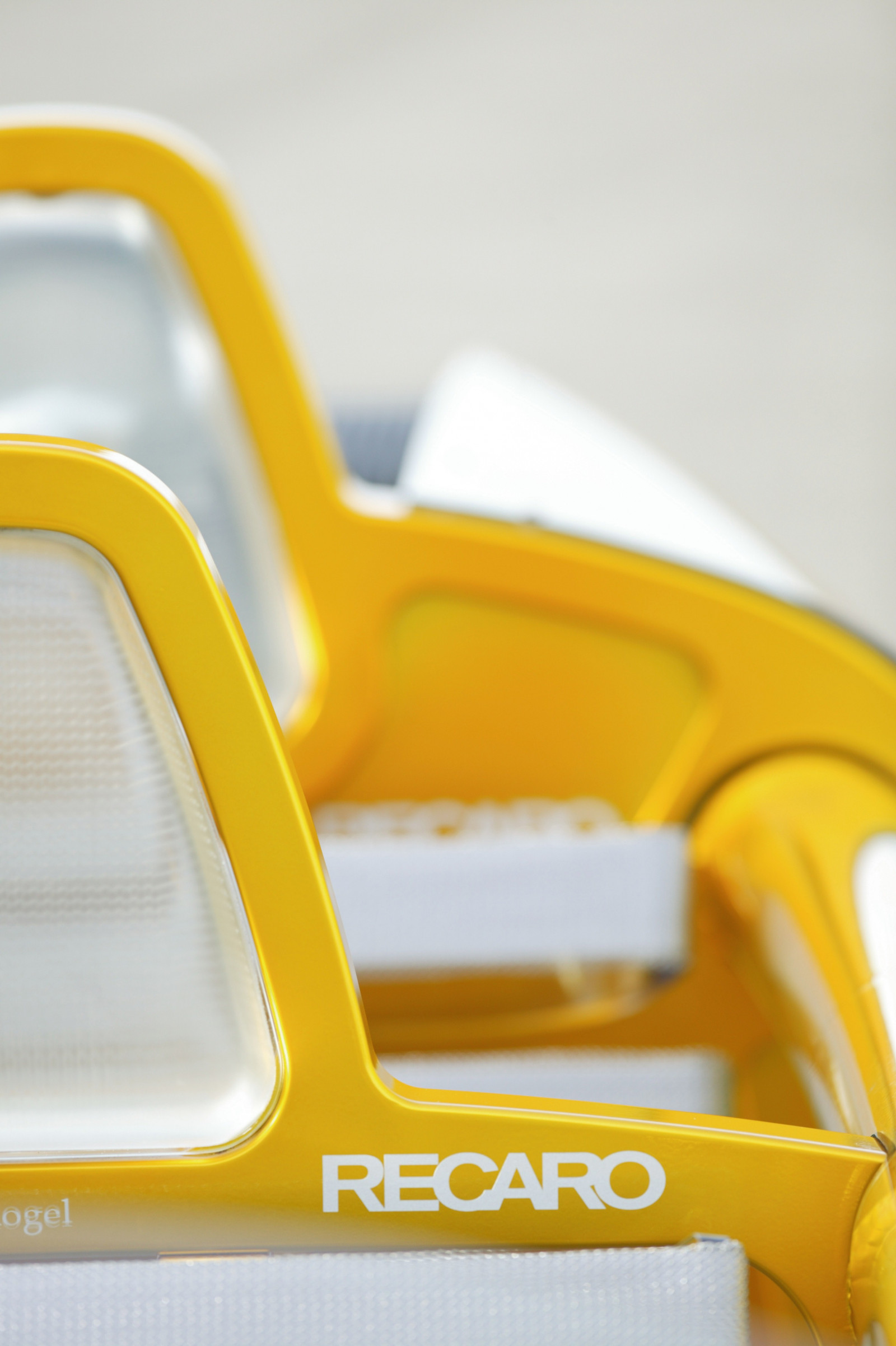 briller, gul, beskyttelsesbriller, netcarshow, netcar, bil billeder, bil foto, 2009, Rinspeed, eXasis koncept, fodtøj, vision pleje, produkt, briller