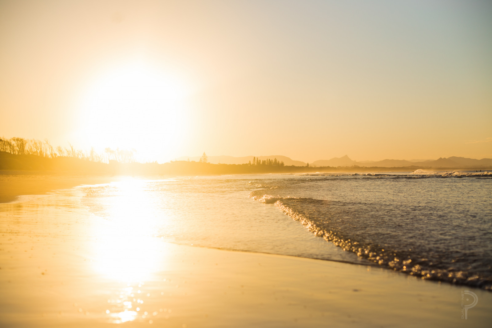 luce del sole, montagne, tramonto, mare, acqua, natura, puntellare, sabbia, riflessione, cielo, spiaggia, Alba, calma, sera, mattina, onde, costa, Sole, orizzonte, estate, crepuscolo, Australia, foschia, Galles, bellissimo, viaggio, nuovo, splendore, alba, oceano, onda, Stupefacente, Sud, avventura, tranquillo, fenomeno atmosferico, ultimi bagliori, corpo d'acqua, vento onda