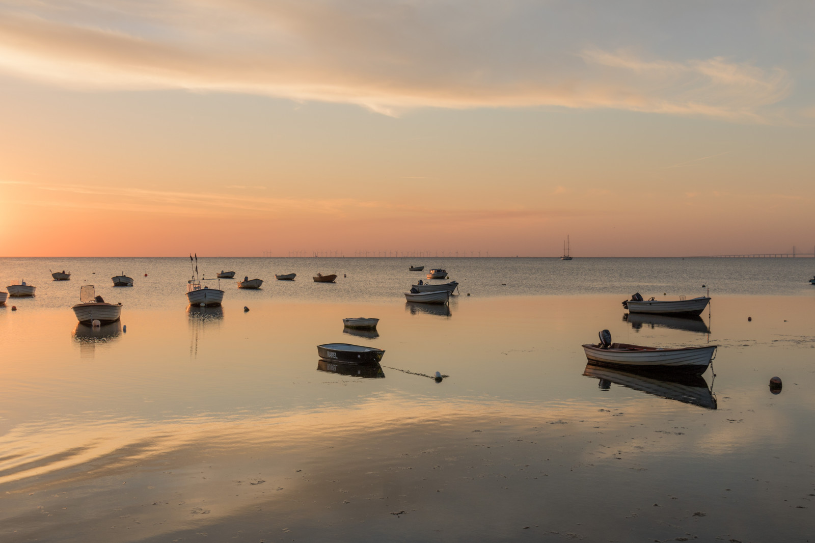 loď, západ slunce, moře, záliv, voda, pobřeží, písek, odraz, nebe, vozidlo, pláž, svítání, večer, ráno, pobřeží, horizont, soumrak, slunce, mrak, svítání, oceán, zlatá hodina, vlna, nebe, solnedg ng, vatten, fiskehoddorna, hav, b t, moln, h llviken, exif modelu canoneos760d, geocountry, Kamera aby kánon, geocity, Model fotoaparátu canoneos760d, geostate, geolocation, EXIF čočka efs18200mmf3556is, exif aby kánon, EXIF isospeed 100, exif focallength 28mm, EXIF otvor 71, gyllenetimmen, tělo z vody