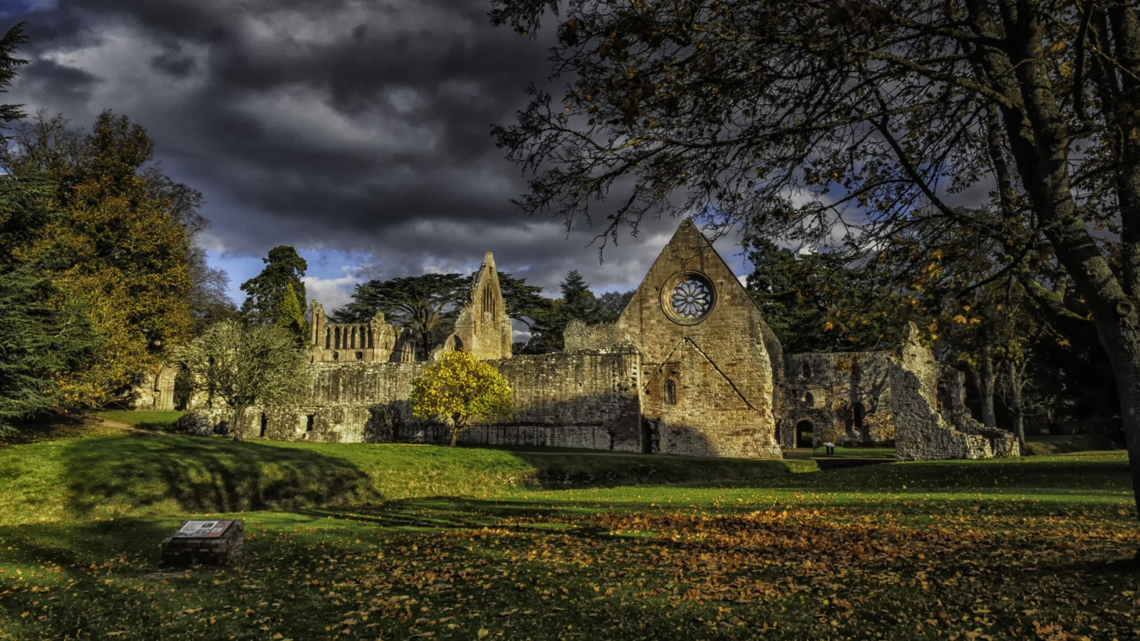 1920x1080 px, die Architektur, Kirche, Wolken, fallen, Feld, Gras, HDR, Geschichte, Haus, Blätter, alt, altes Gebäude, Ruinen, Schottland, Schatten, Steinhaus, Stadt, Bäume, Vereinigtes Königreich