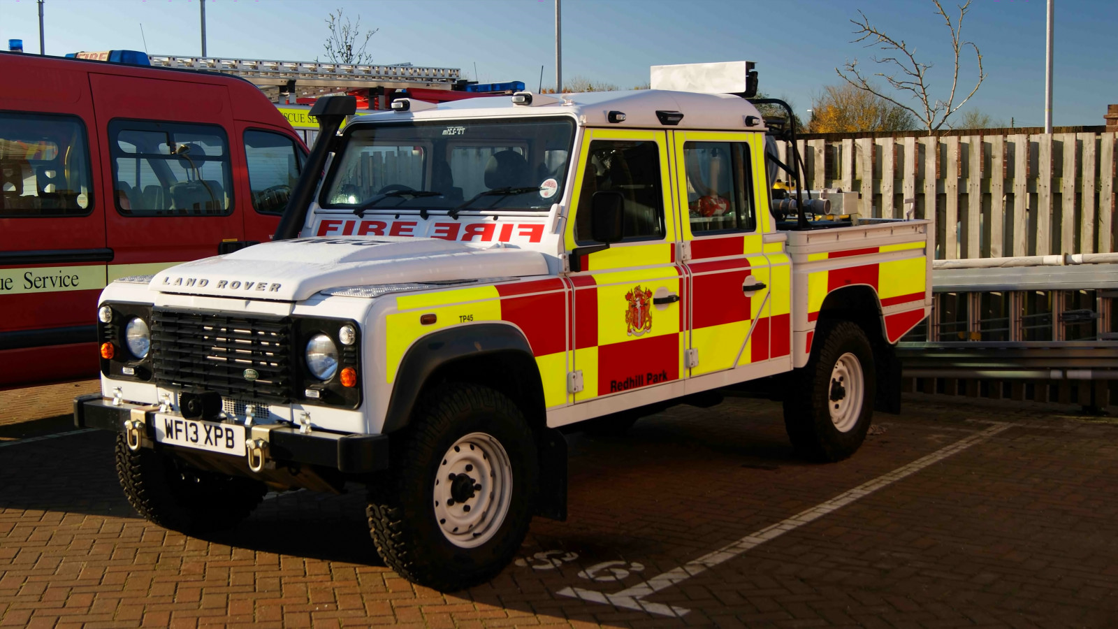 motorové vozidlo, auto, vozidlo, doprava, druh dopravy, nouzový, pohotovostní služba, off road, pohotovostní vozidlo, užitkové vozidlo, terénní vozidlo, sportovní užitkové vozidlo, automobilový exteriér, rodinný vůz, nákladní auto, Zachránit, požární sbor, public utility