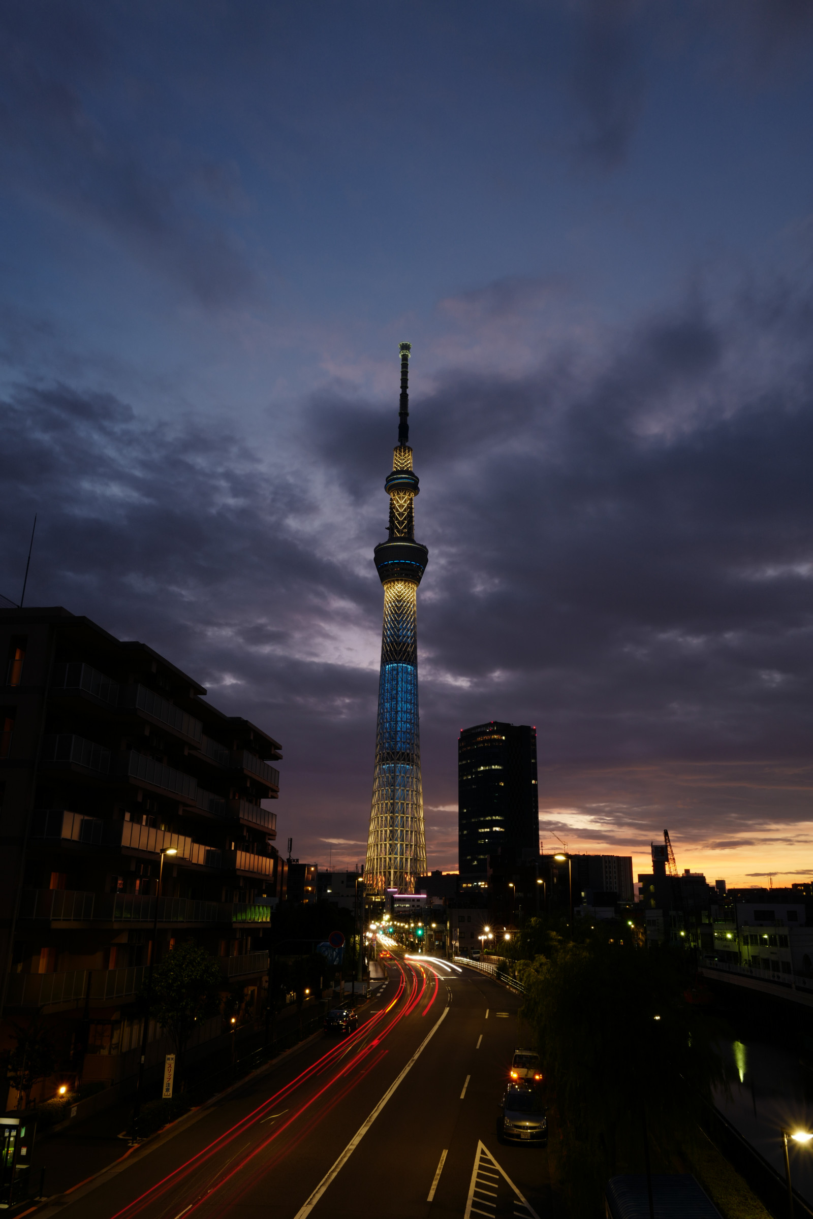 Japan, solnedgang, by, bybilledet, nat, arkitektur, afspejling, himmel, skyline, skyskraber, aften, morgen, tårn, horisont, skumring, Leica, metropol, Tokyo, Jp, Skytree, lys, Sky, downtown, overskyet, daggry, mørke, milepæl, Tokyo Skytree, summilux, leicaq, summilux1728, q, 1728, byområde, hovedstadsområde, menneskelig bosættelse