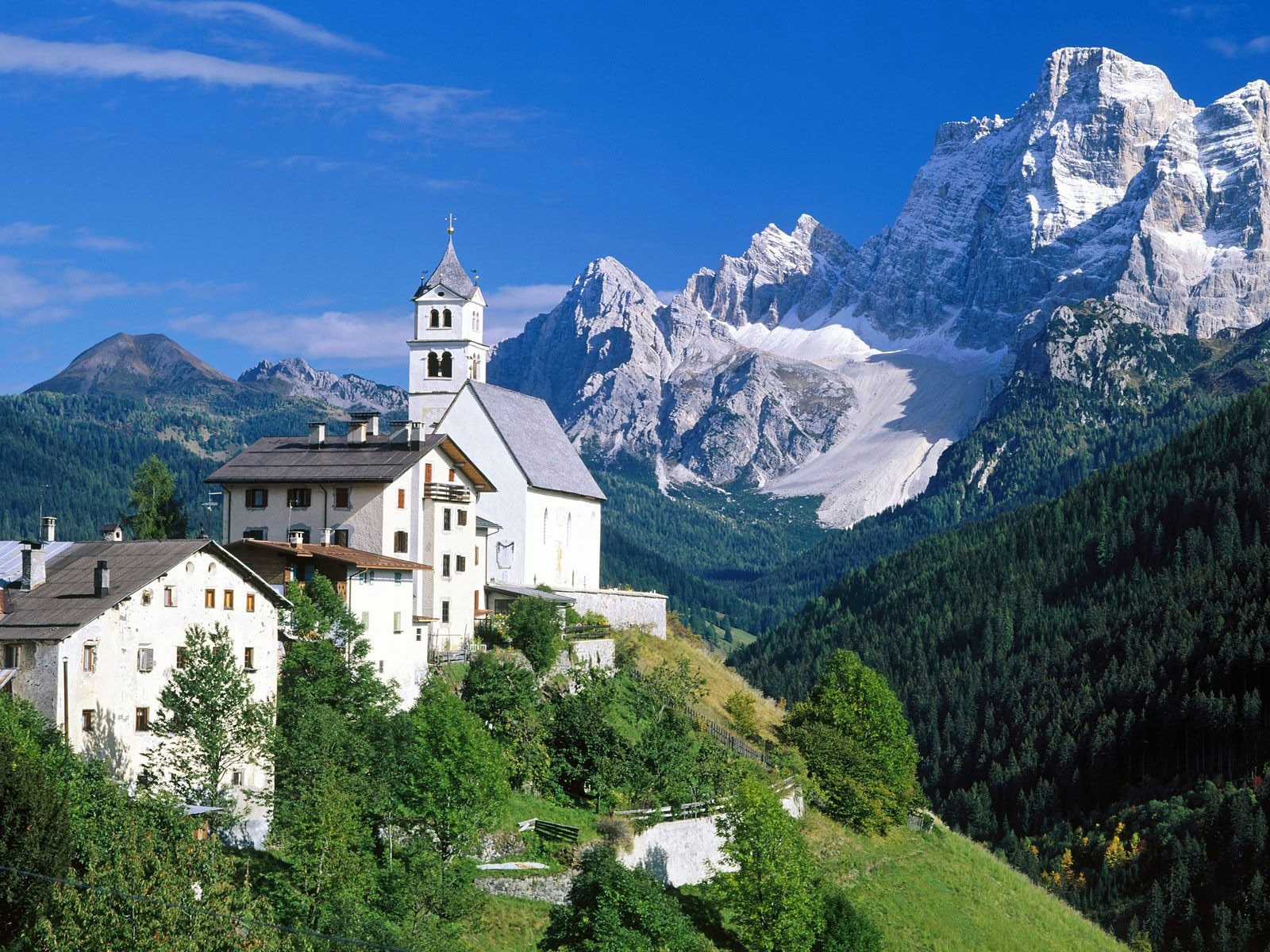 sfondi-paesaggio-montagne-natura-turismo-villaggio-cittadina