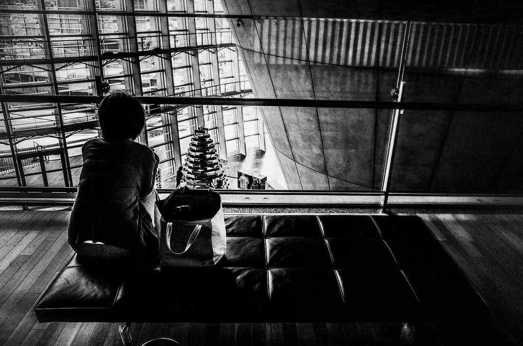 bílý, Černá, černobílý, portrét, ulice, sedící, fotografování, vlasy, kůže, Tokio, Sedadlo, světlo, tělesné, Okna, dáma, výstava, fotografie, tma, GR, ricoh, 28mm, momentka, ga, Černý a bílý, monochromatické fotografování, lidských pozice, Film noir