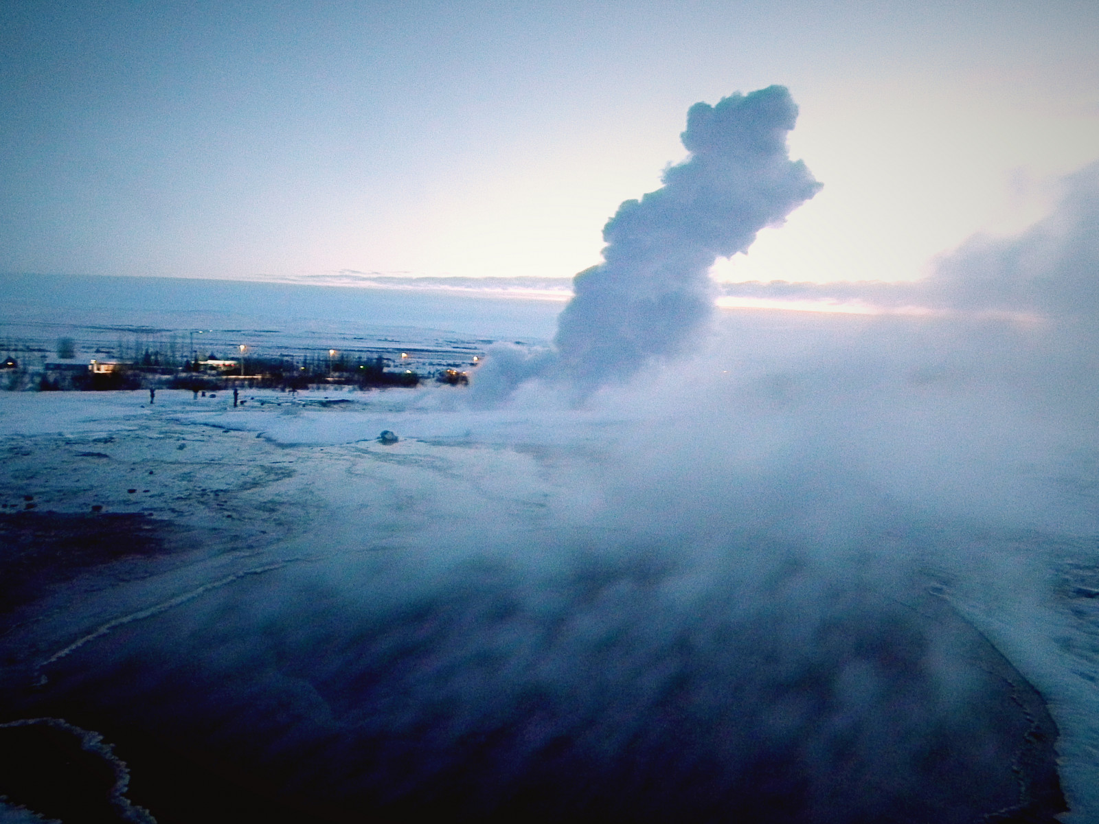moře, voda, nebe, kouř, uklidnit, večer, ráno, mlha, horizont, atmosféra, Island, jaro, Reykjavik, mrak, svítání, přírodní, oceán, vlna, geotermální, úžasný, horký, divit se, skvělý, energie, gejzír, Atmosféra Země, tělo z vody, geologický fenomén, mořská vlna, jev, vodní zdroje, Geysir, laugafell, hverasandar
