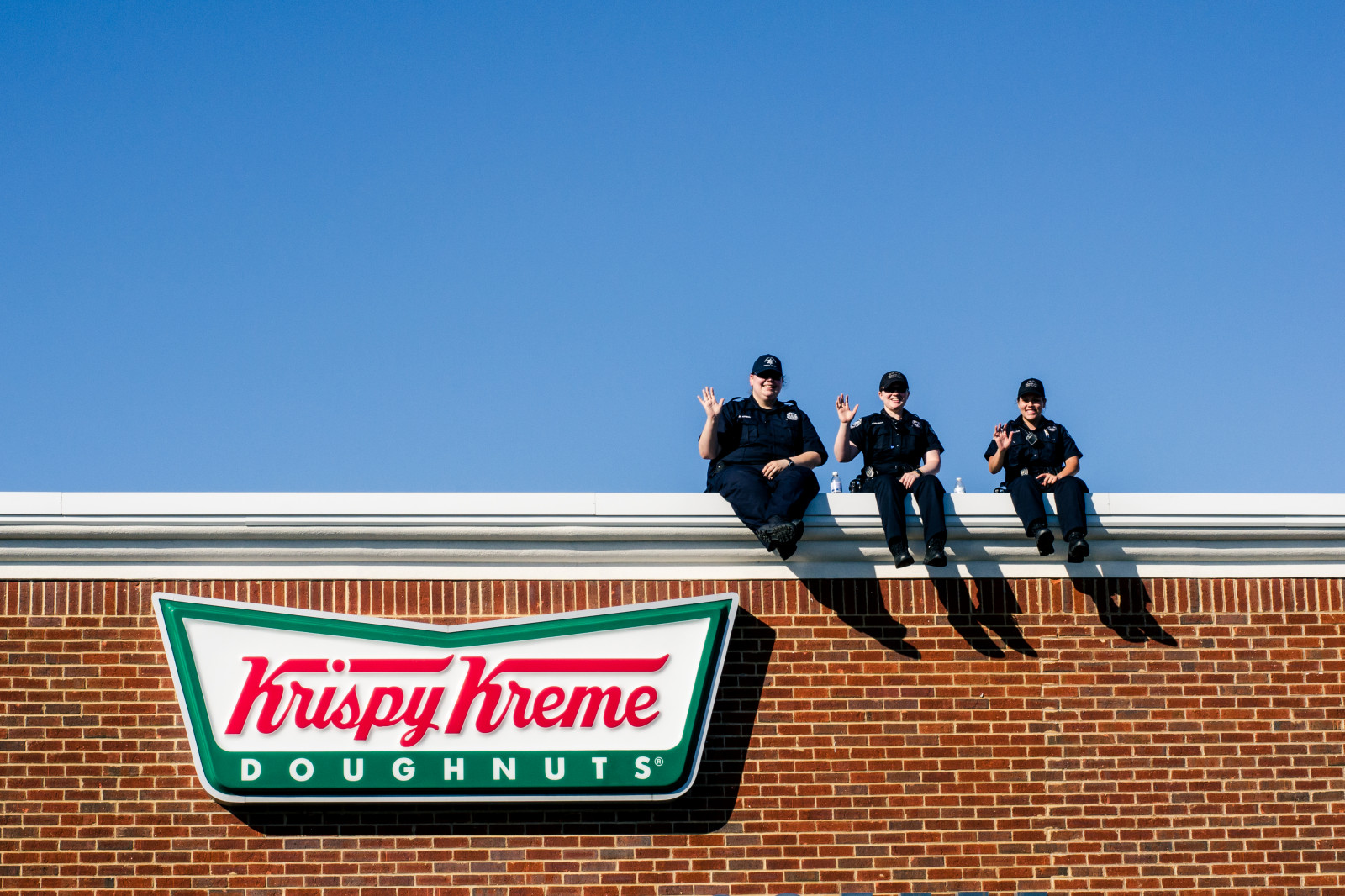 Wallpaper police, women, Nikon, stadium, doughnuts, donuts, Kentucky