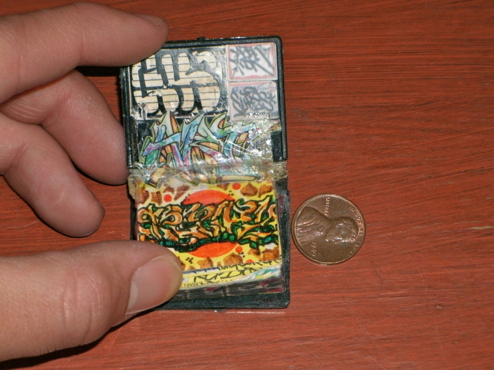 výkres, Černá, Posádka, kreslená pohádka, kouzelník, los, grafiti, zlo, 2013, samolepky, TO, droga, UMĚNÍ, 1977, chladný, rezervovat, písmena, el, nálepka, horký, gi, Graff, nemocný, nemocný, hotovost, políček, font, cru, Černá kniha, protivný, dat, pako, jednotka, fazole, krew, Scooby, Průvodci, Elc, Cheech, Cnb, Vew, Hepi