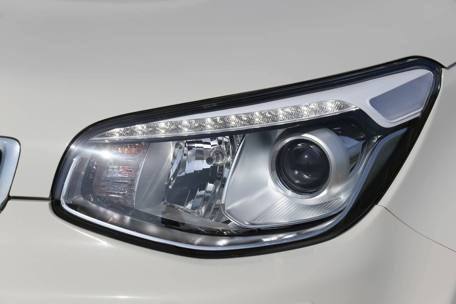 auto, vozidlo, 2015, Kia, netcarshow, netcar, obrázky vozidel, photo auto, světlo, Duše Europe version, kolo, okraj, pozemní vozidla, automobilový exteriér, automobil make, luxusní vůz, nárazník, sportovní užitkové vozidlo, mřížka, střední velikost auta, světlomet, automotive Lighting