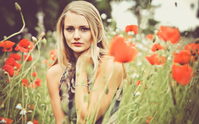 Model, czerwony, trawa, fotografia, wiosna, jesień Model, czerwony, trawa, fotografia, wiosna, jesień