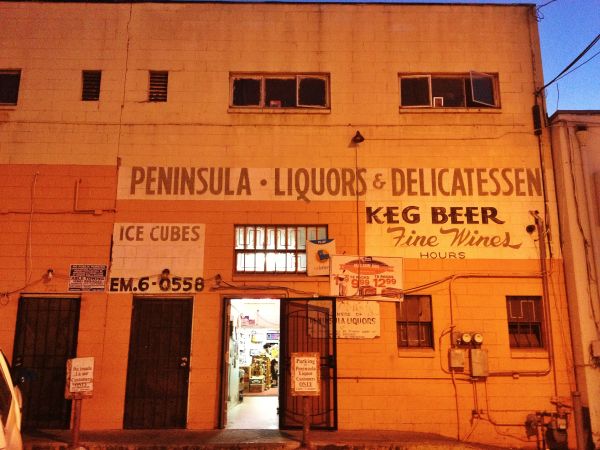 beer,sign,store,alley,business,liquor