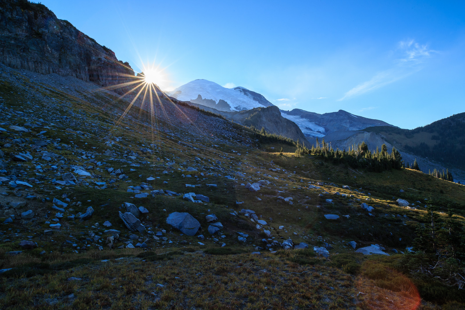 slunečnímu záření, krajina, podzim, kopec, jezero, Skála, Příroda, sníh, svítání, ráno, národní park, údolí, divočina, Alpy, chůze, vrcholek, plošina, hřbet, Terén, mrak, podzim, hora, washington, túra, světlice, Zeiss, Spojené státy, ze, distagont2821, Sunstar, ultrawideangle, geologie, horských reliéf, landform, geografický rys, pohoří, klesl, washingtonstate, Summerland, mtrainier, Ashford, panhandlegap