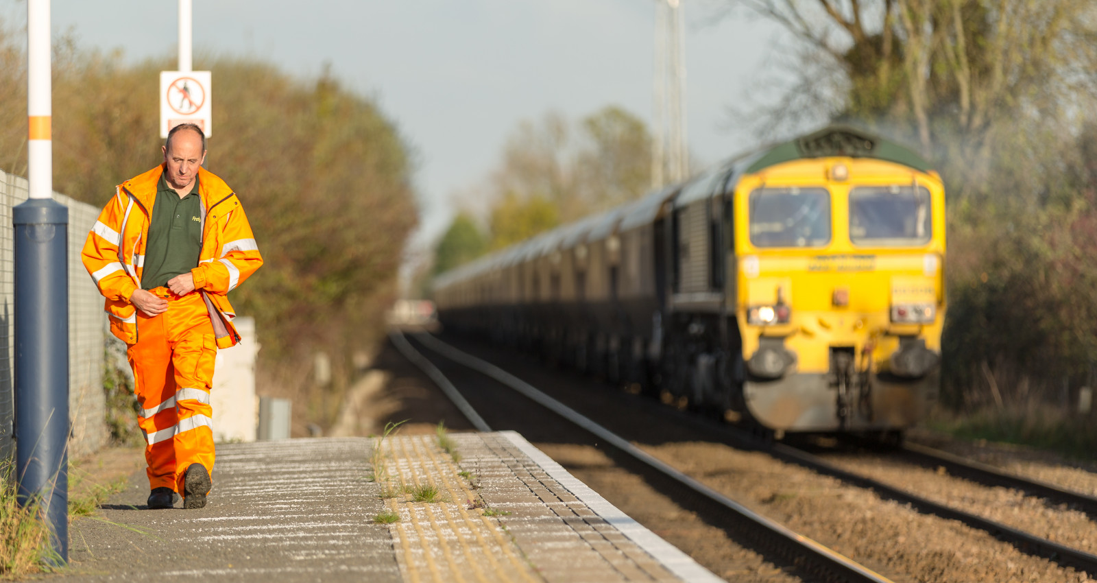 Spojené království, greatbritain, listopad, podzim, západ slunce, Anglie, slunce, Sluneční svit, vlak, Kánon, Soumrak, Evropa, flickr, Spojené království, vlaky, vlakové nádraží, 5 d, uhlí, přední strana, British Rail, Nottinghamshire, slunečný den, nákladní vlak, 2014, Freightliner, class66, NetworkRail, fiskerton, gbrf, 66506, 66765, canon5dmk3, 5dmk3, 5D3, 5diii, thephotographyblog, canon70200f28ismk2, canoneos5dmk3, Fiskertonstation, ilobsterit