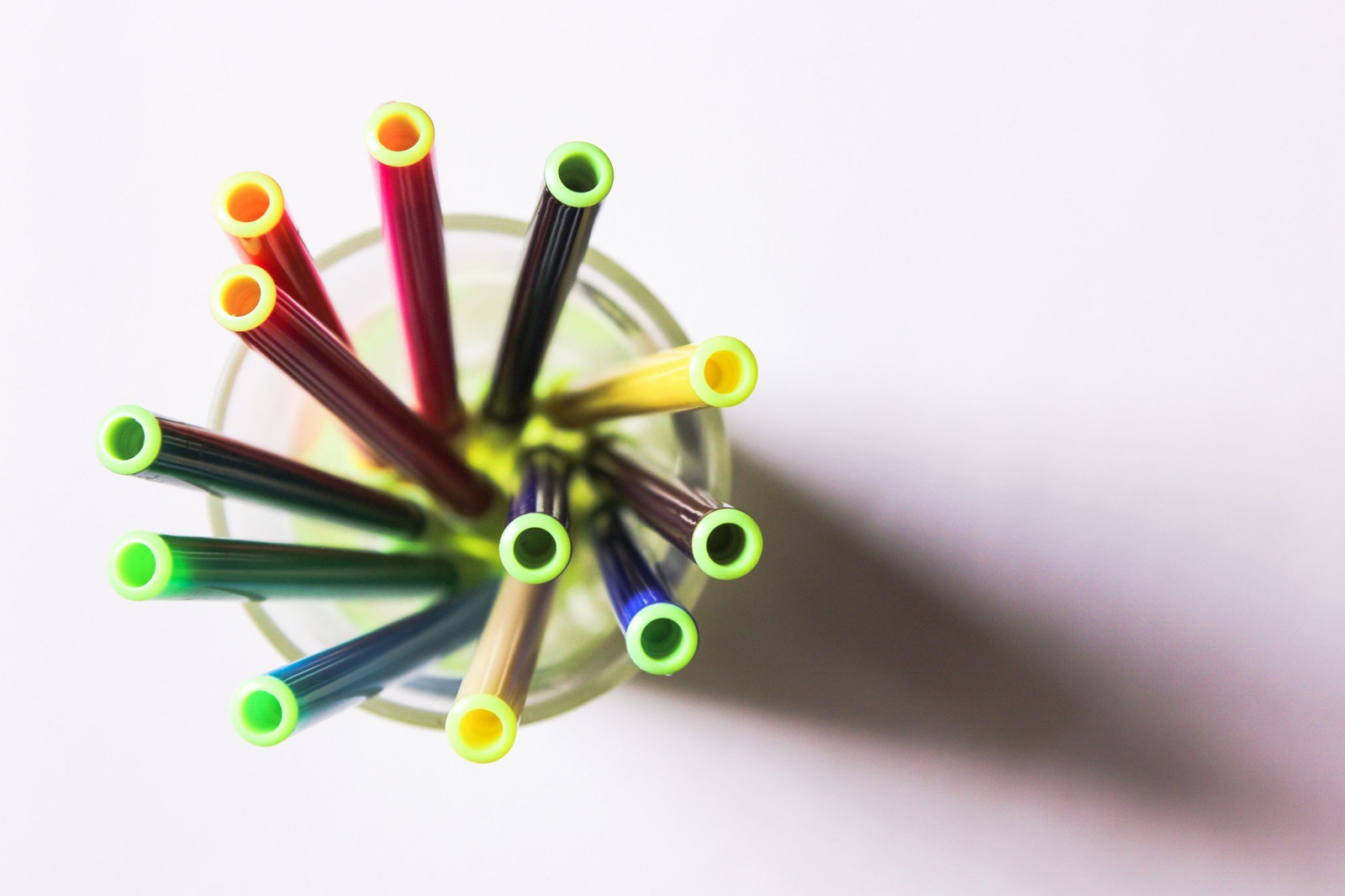 Wallpaper : 2048x1365 px, drinking glass, pens 2048x1365 - 4kWallpaper