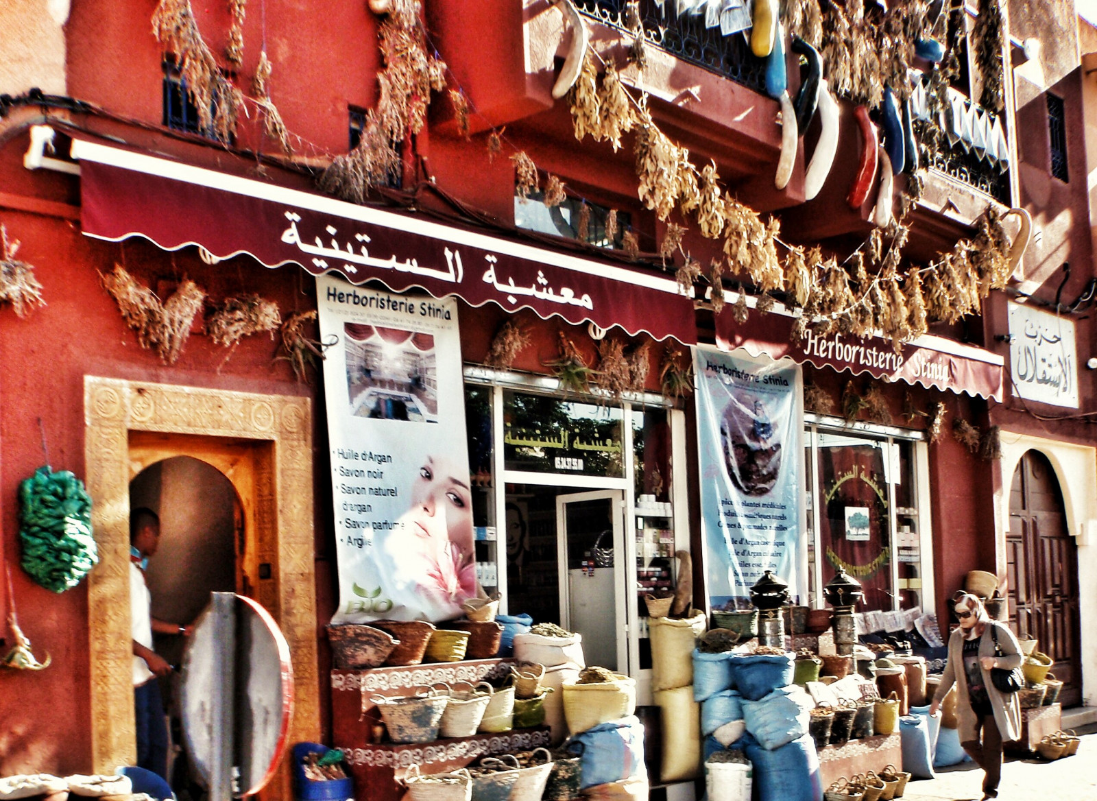 Afrika, město, výlet, cestovat, modrý, Červené, dovolená, Dovolená, barva, Krásná, krása, fotografování, fotografie, dovolená, barvy, fotograf, fotky, Olympus, Maroko, cesta, Marrakech, barvitý, cestování, bylinný, centrum města, staré Město, historiccity, beautifulmoments, cestovatel, Překrásná místa, pradávné město, Redcity, citybreak, mimo vyšlapané cesty, Herboristerie, greatcity, wonderfulplaces, olympustough, mustseeplaces, incredibleplaces