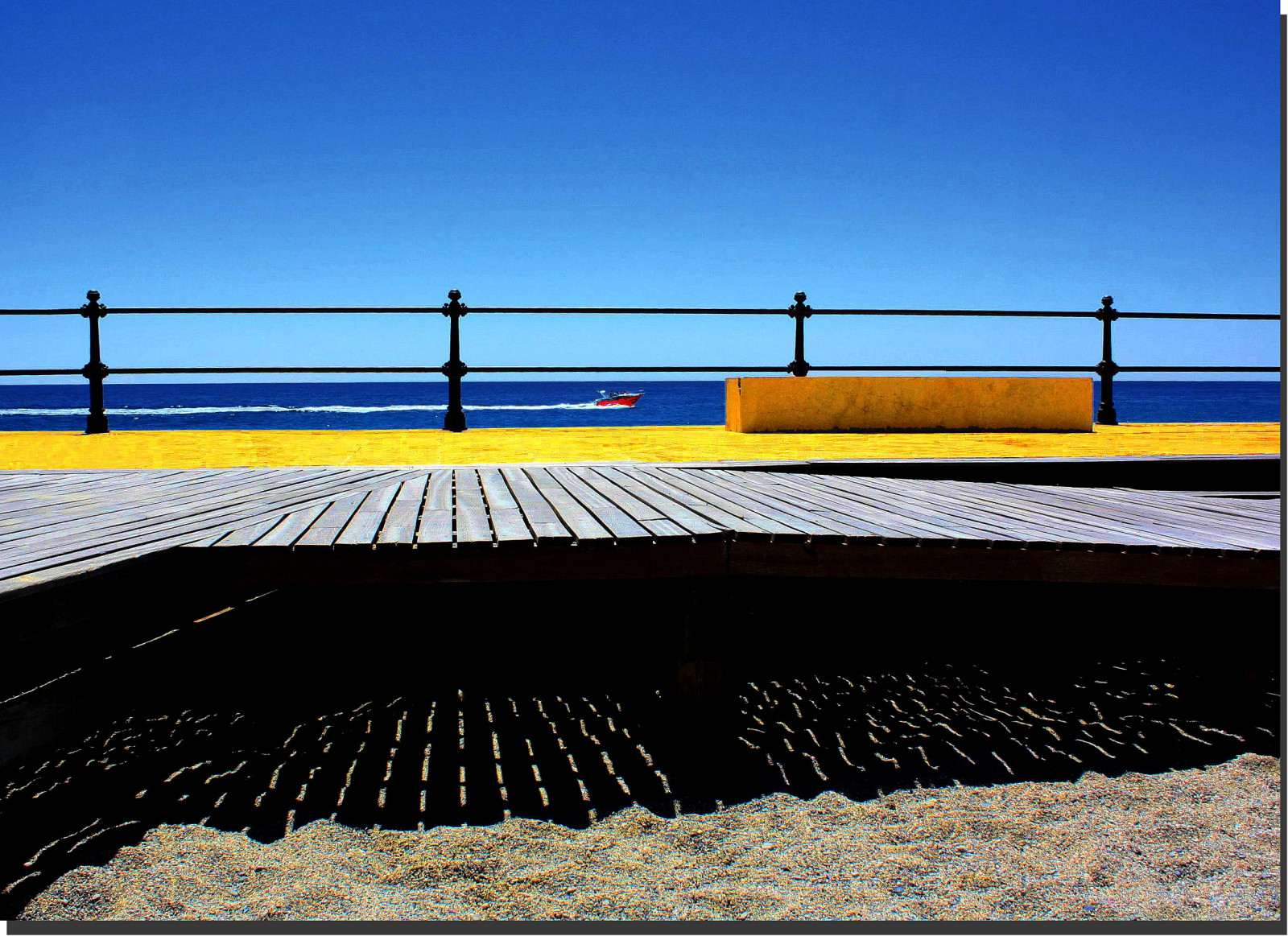 båd, hav, sand, afspejling, skygge, Sol, horisont, stadion, gangbro, gå, asfalt, struktur, barca, 2011, form, linje, hoppe, sål, ombra, sabbia, passeggiata, sport mødested, Varigotti